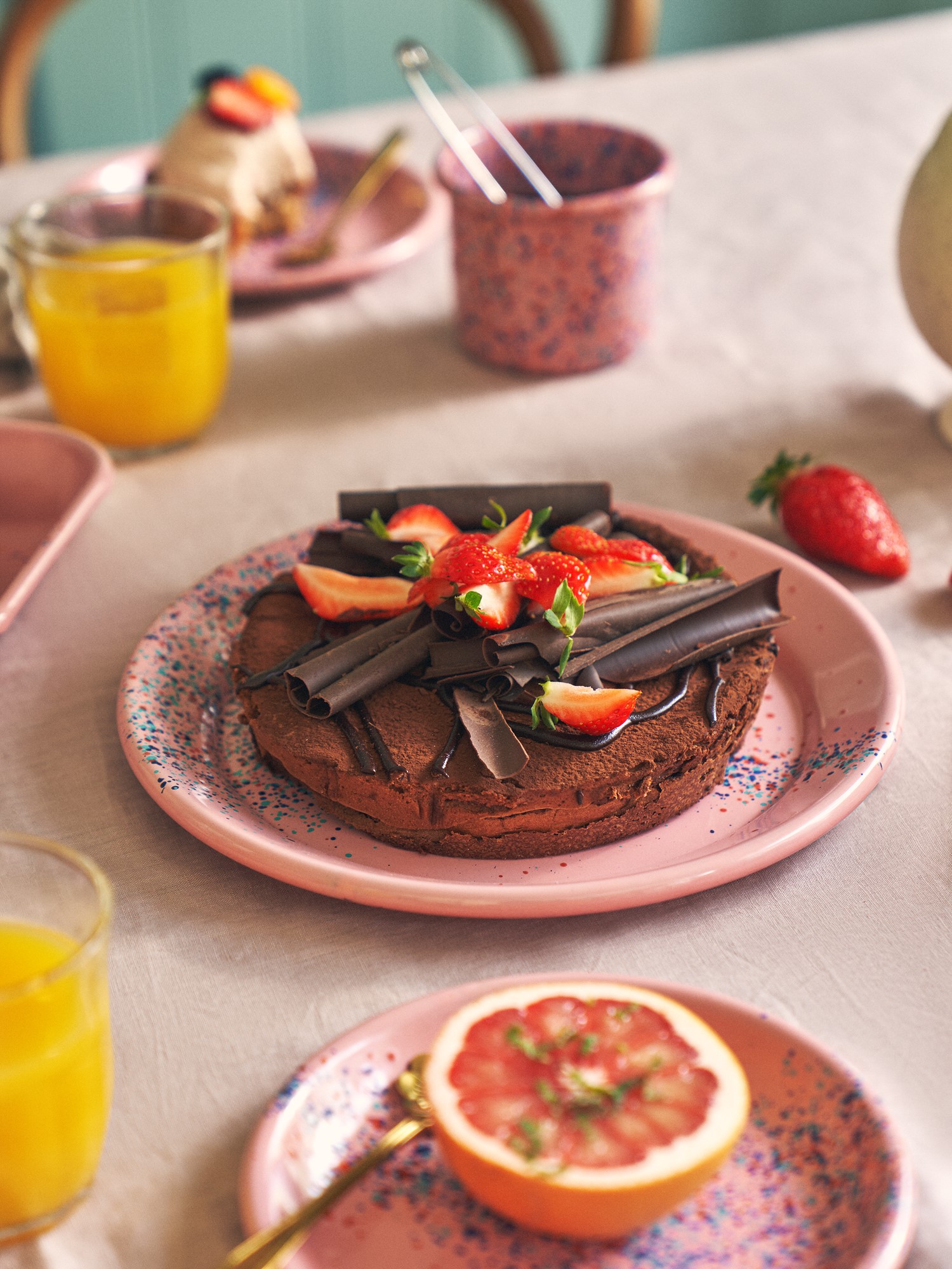 Flow Fest plate Ø25.5 - pink Enameled steel. Ø25.5 cm.