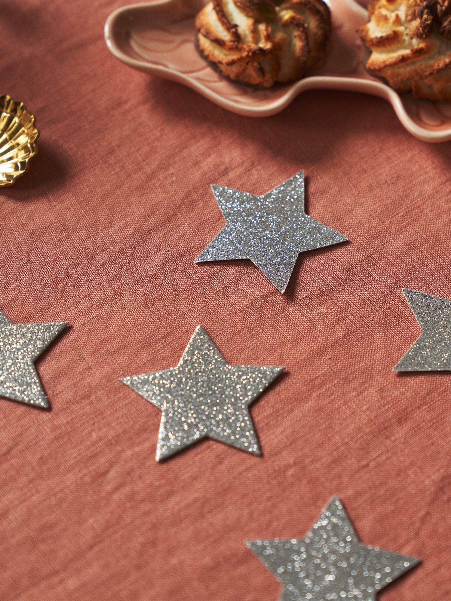 Star confetti Paper. 5 x 5 cm. 24 pcs.