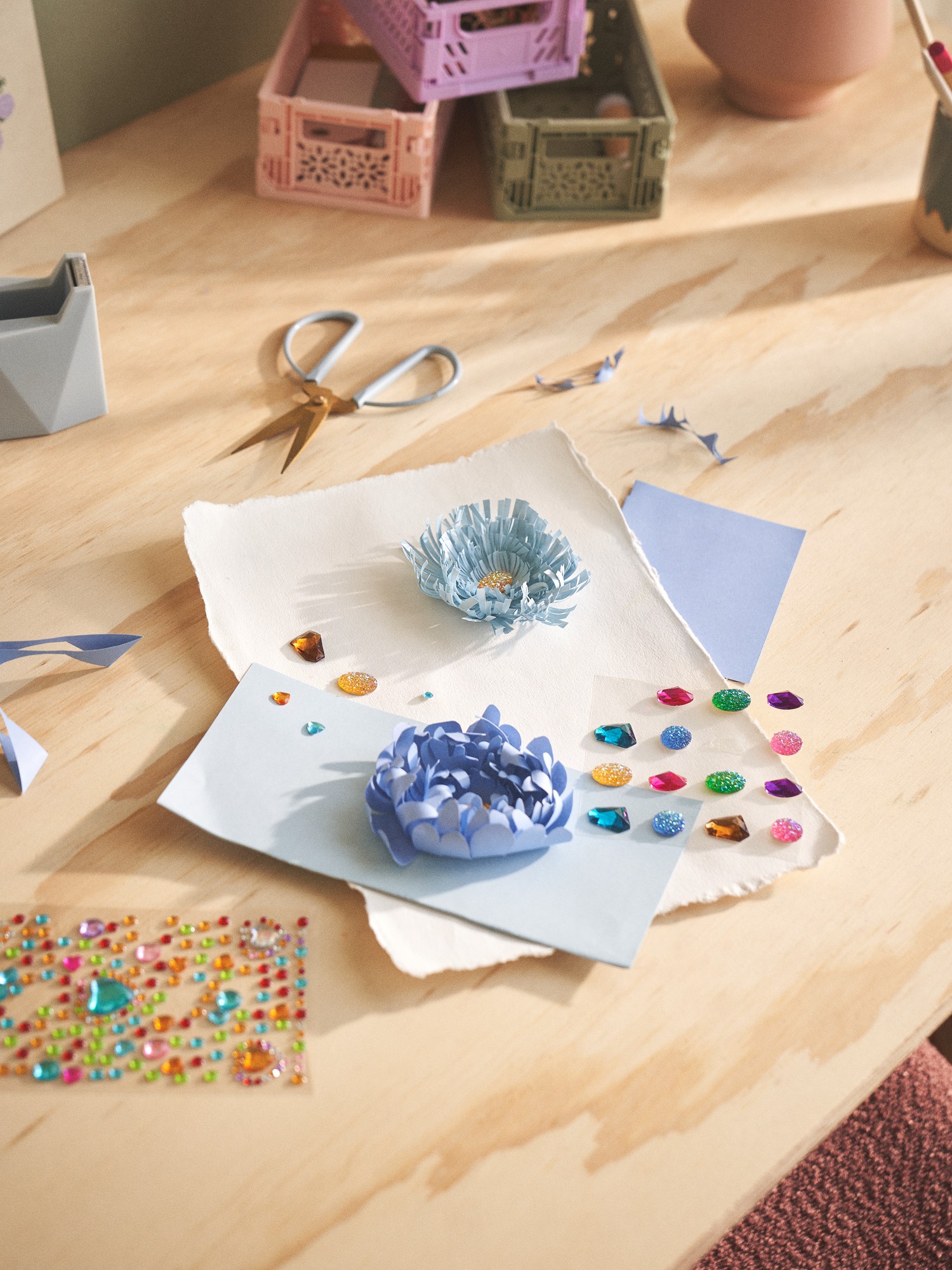 Gem stickers Polyresin/PET.