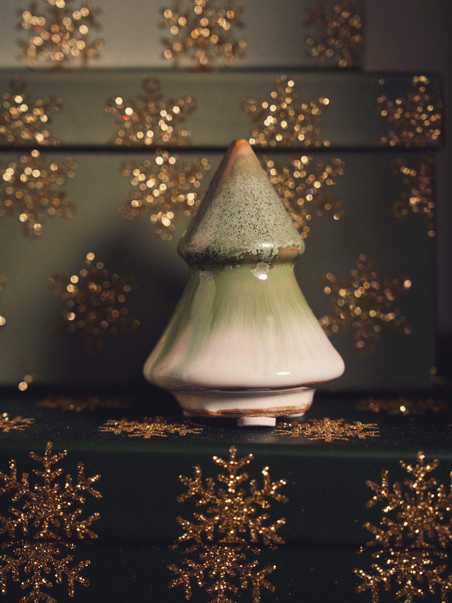 Decorative tree Stoneware. Ø5 x 7.5 cm.