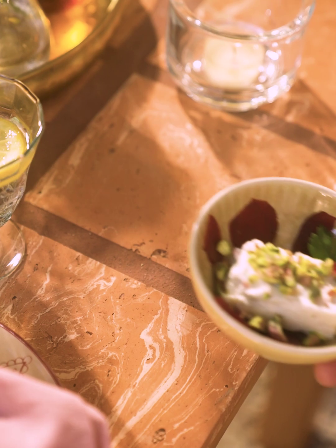 Bowl Ø11.5 Stoneware. Ø11.5 x 4.3 cm.