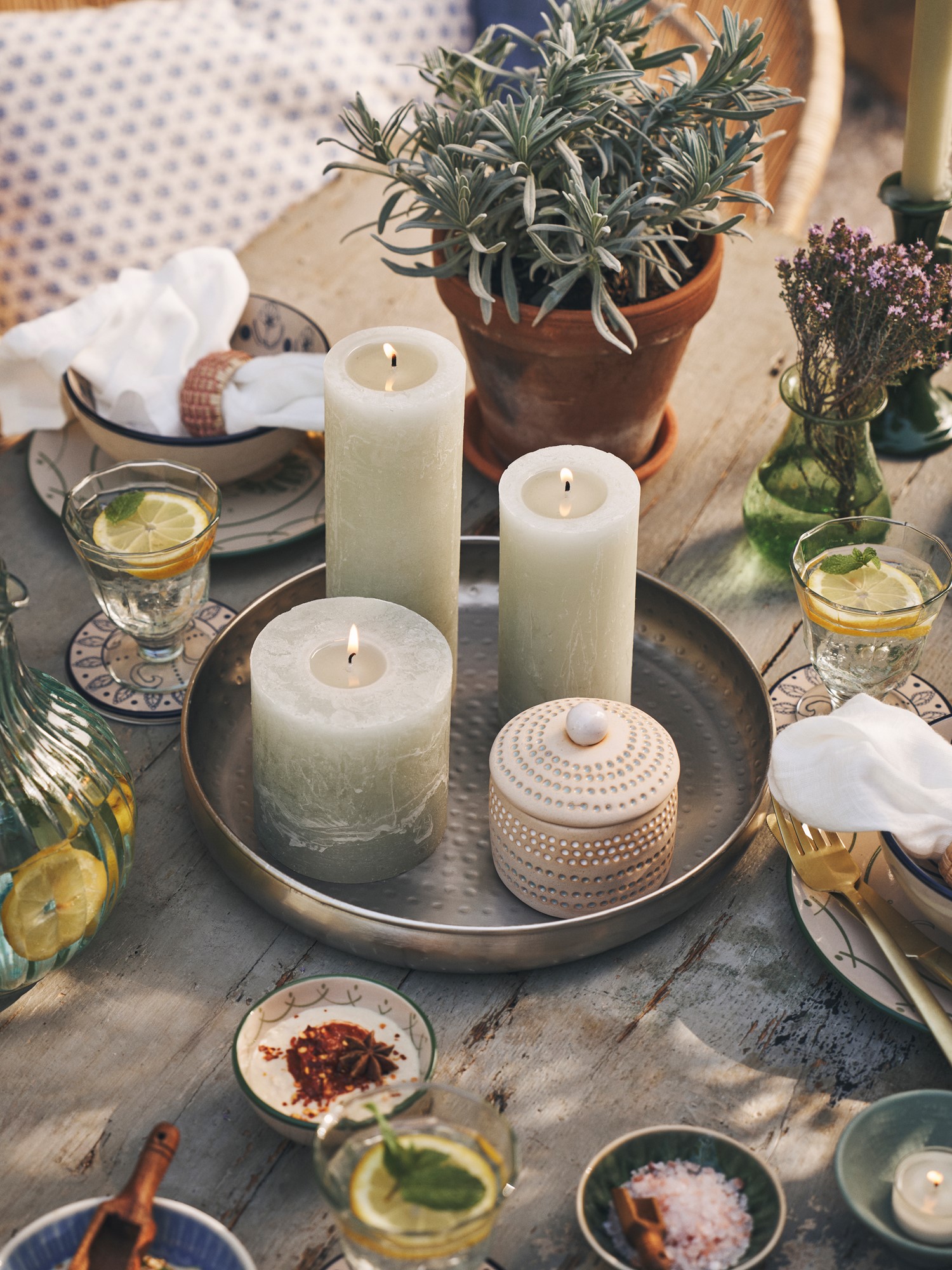 Decorative tray Iron. Ø30 x 3.5 cm.