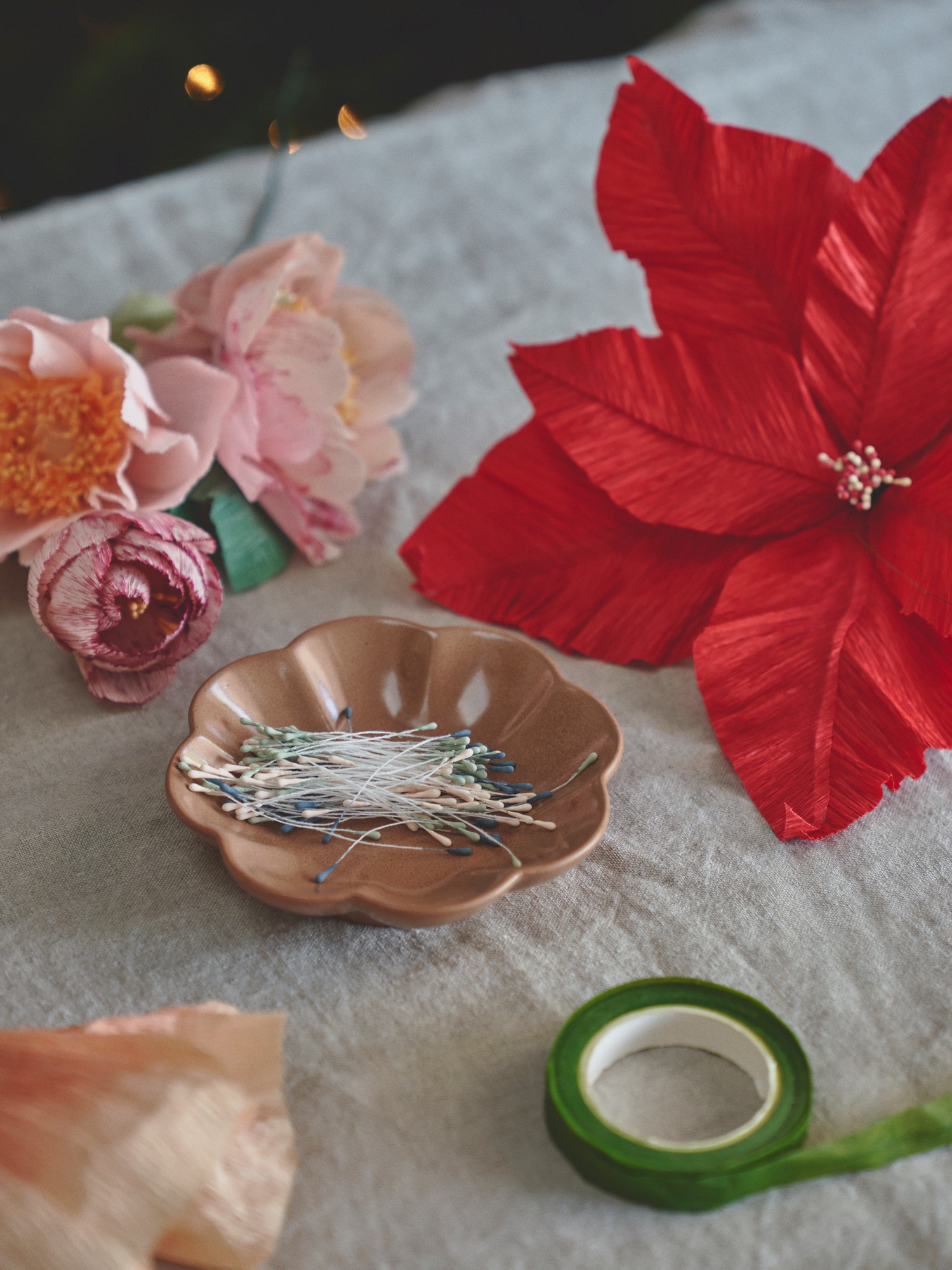 nFlower pips Gypsum/cotton. 6 cm. 100 pcs.