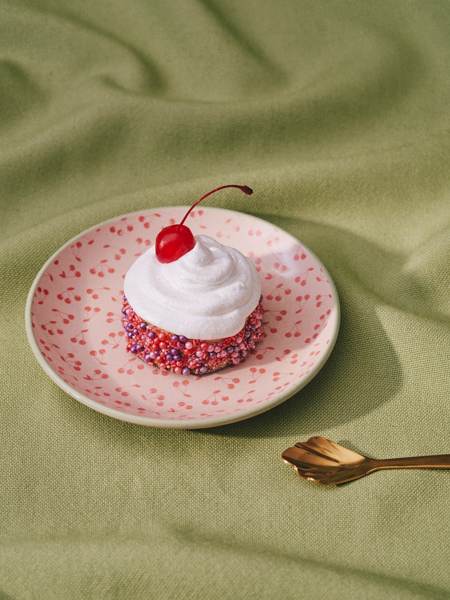 Plate Stoneware. Ø15.5 cm.