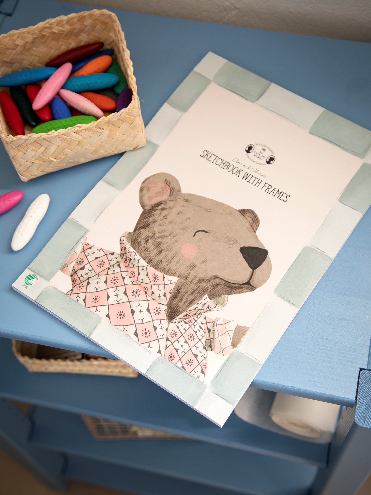 Colouring book Paper. 30 x 21 cm. 120 gsm.