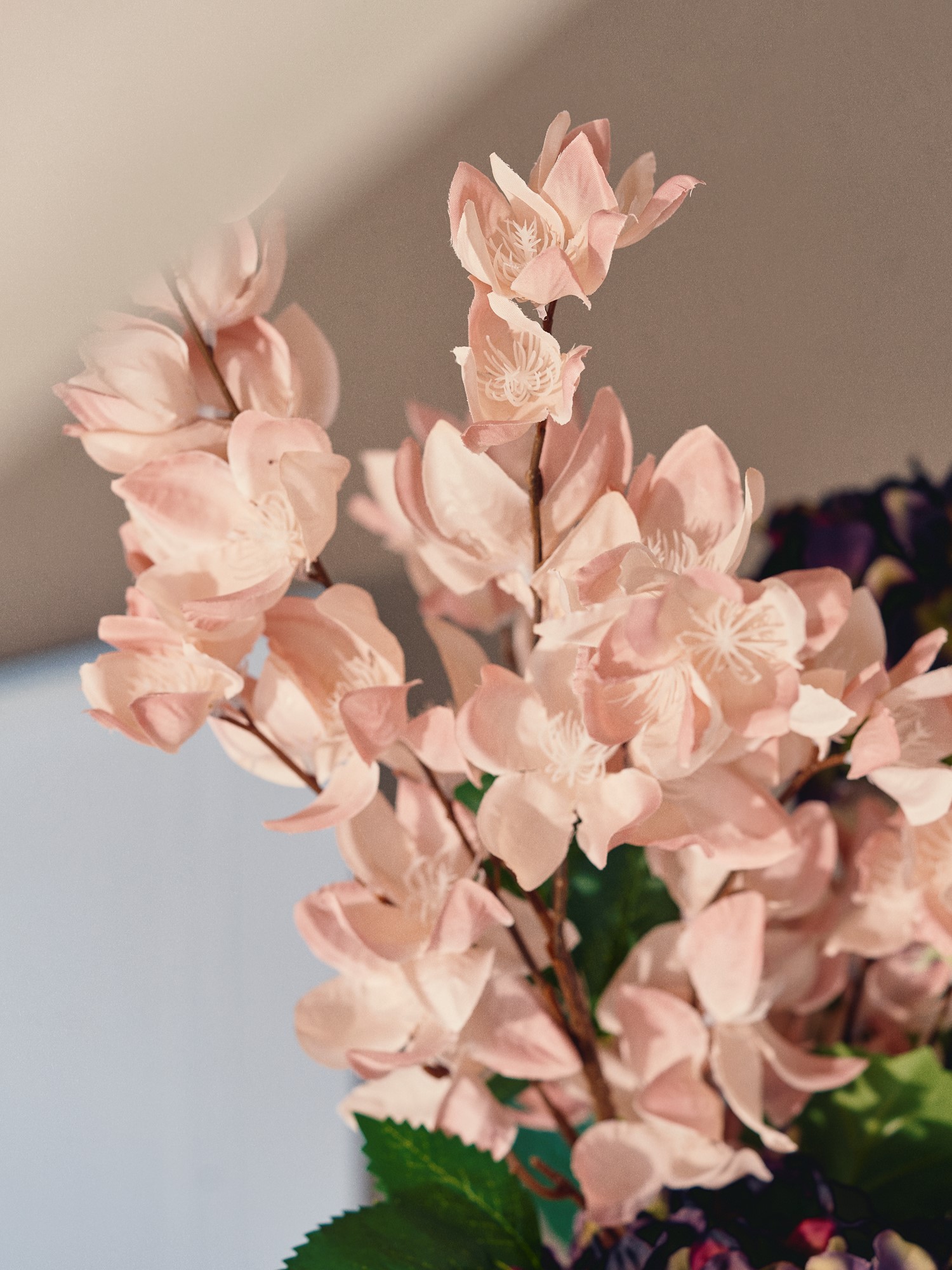 Artificial flower 84 cm.