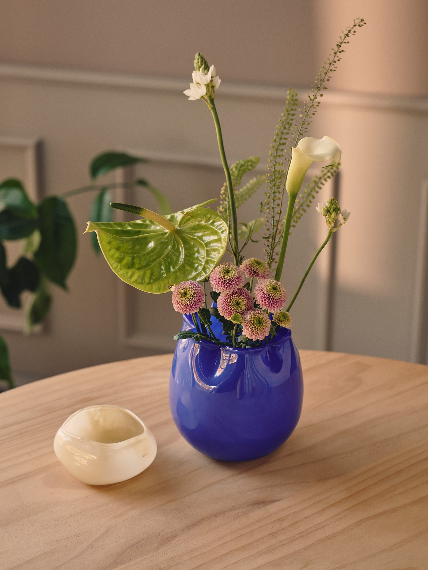 Decorative bowl Glass. 10 x 10 x 5 cm.