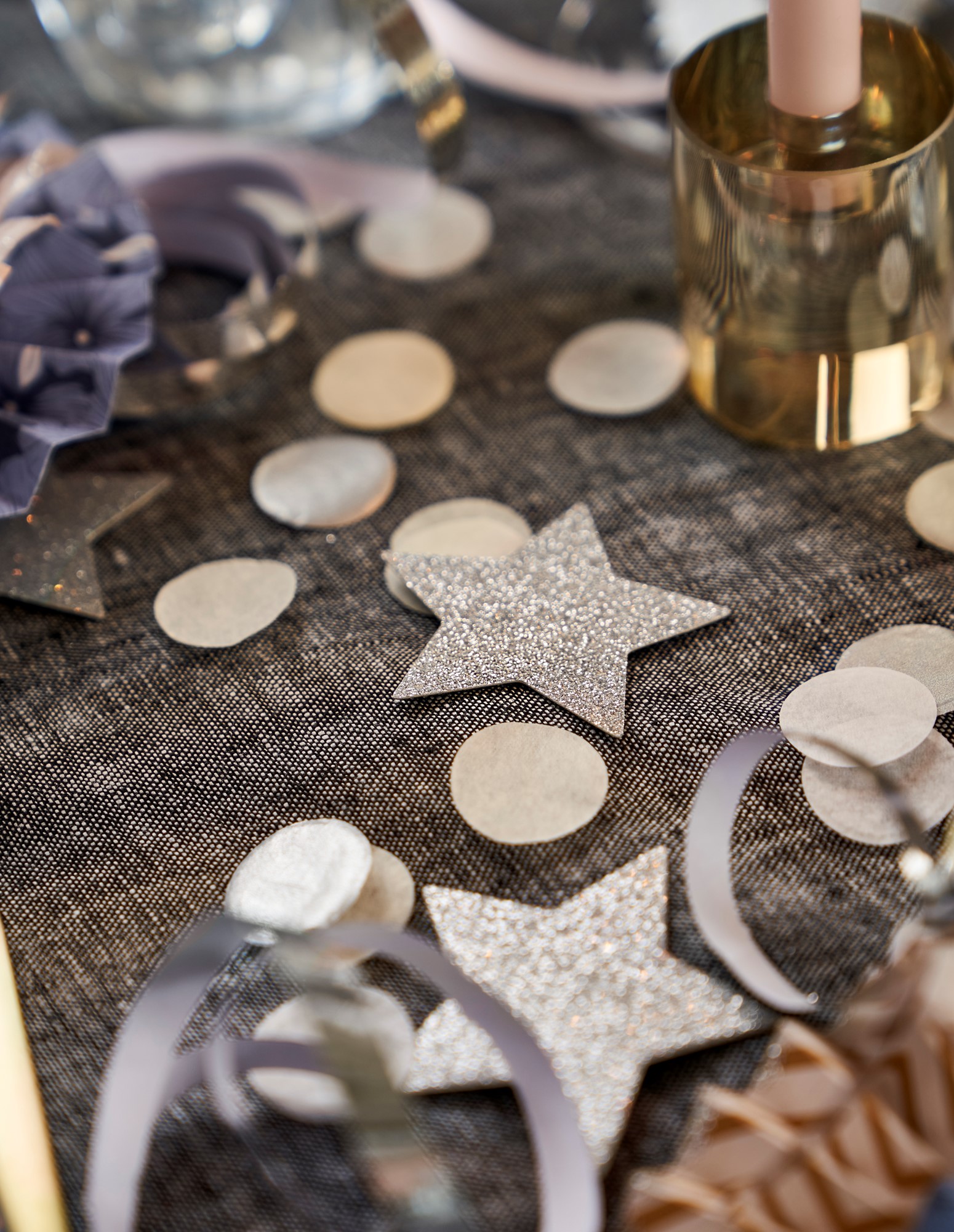 Star confetti Paper. 5 x 5 cm. 24 pcs.
