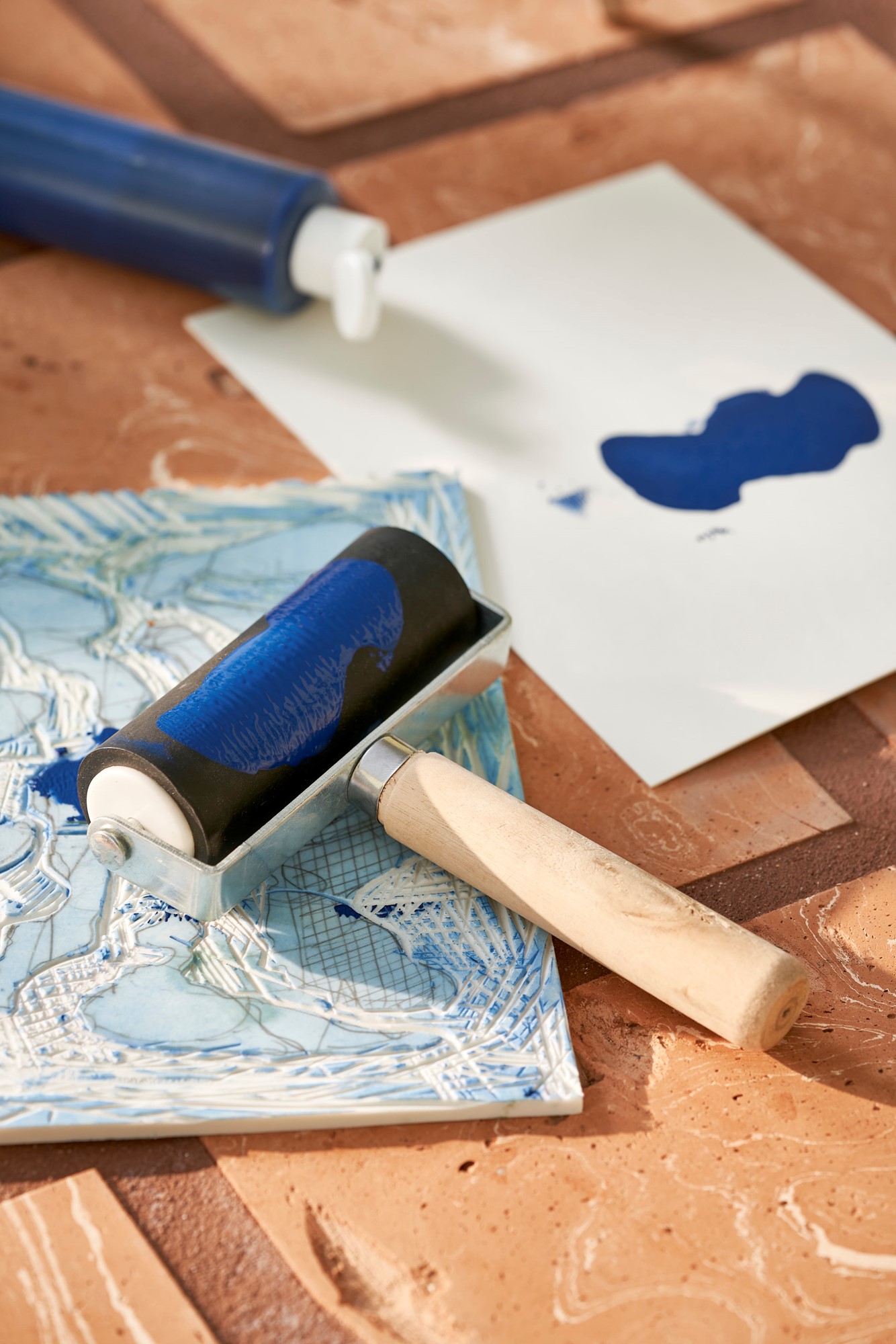 Paint roller for linocut Thermoplastic rubber/poplar wood. 10 cm.