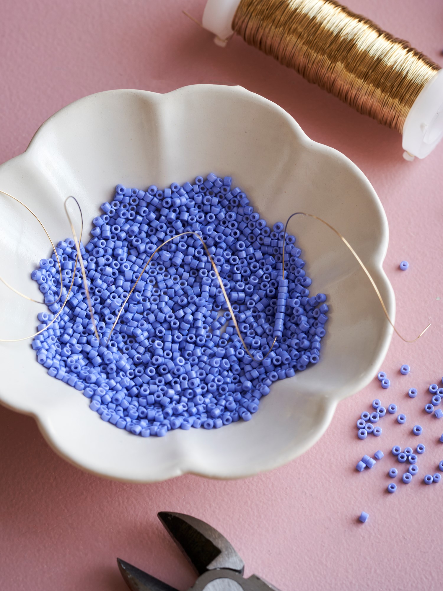 Beads Glass. 1.6 mm. 10 g.