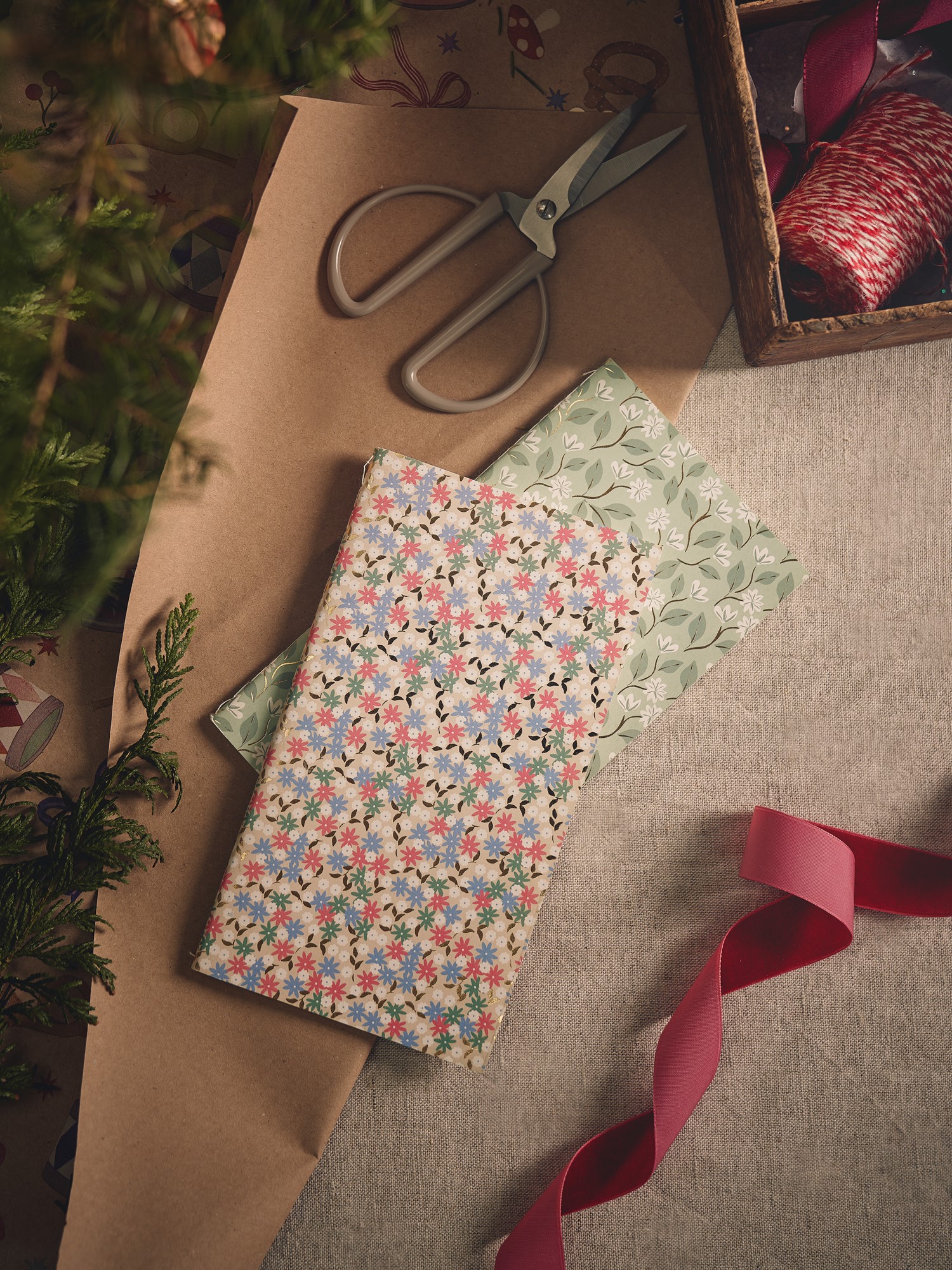 Notebook 10.5 x 19 Paper. Softcover. 10.5 x 19 cm. 30 pages.