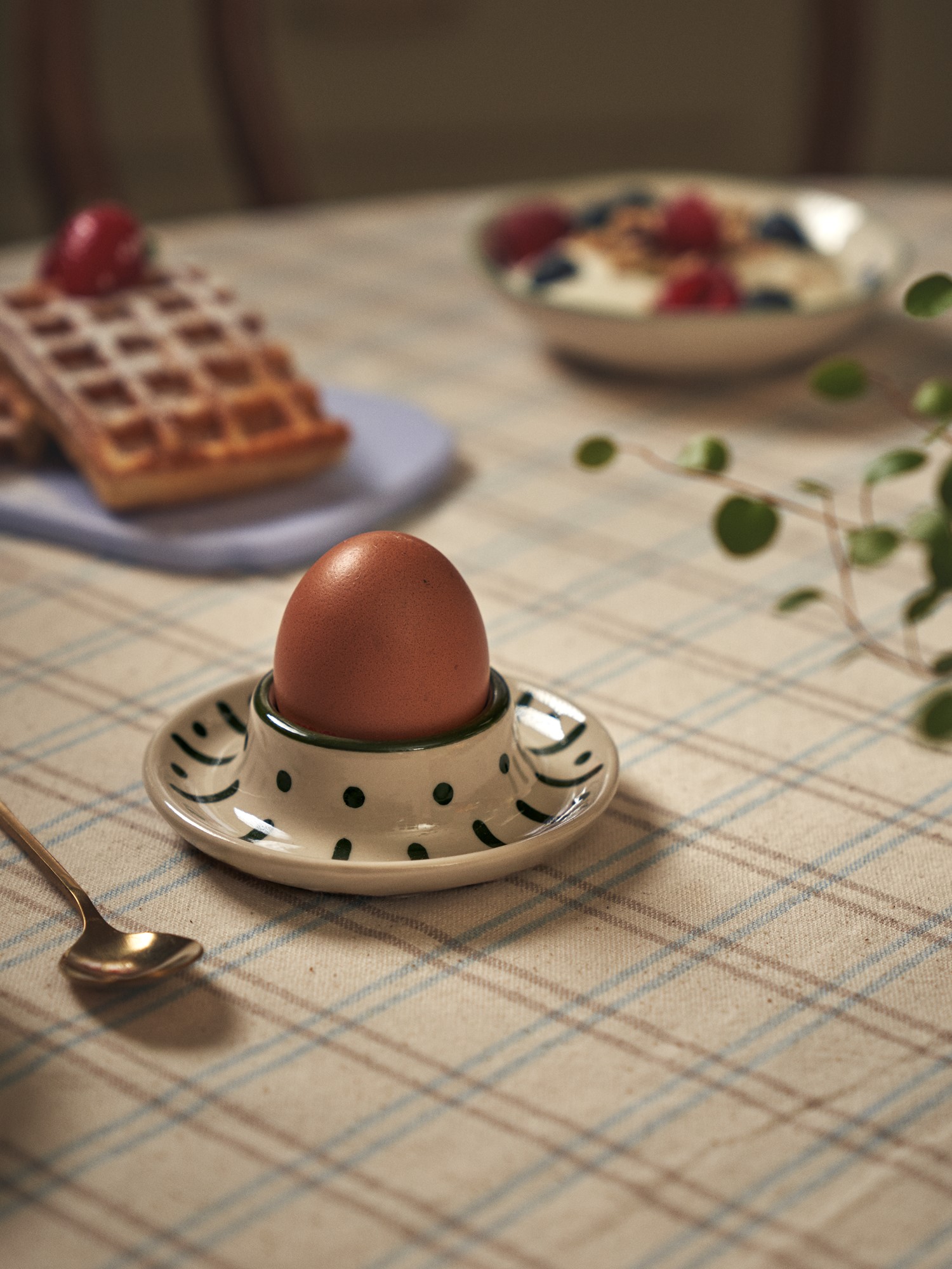 Egg cup Stoneware. Ø9.3 cm.