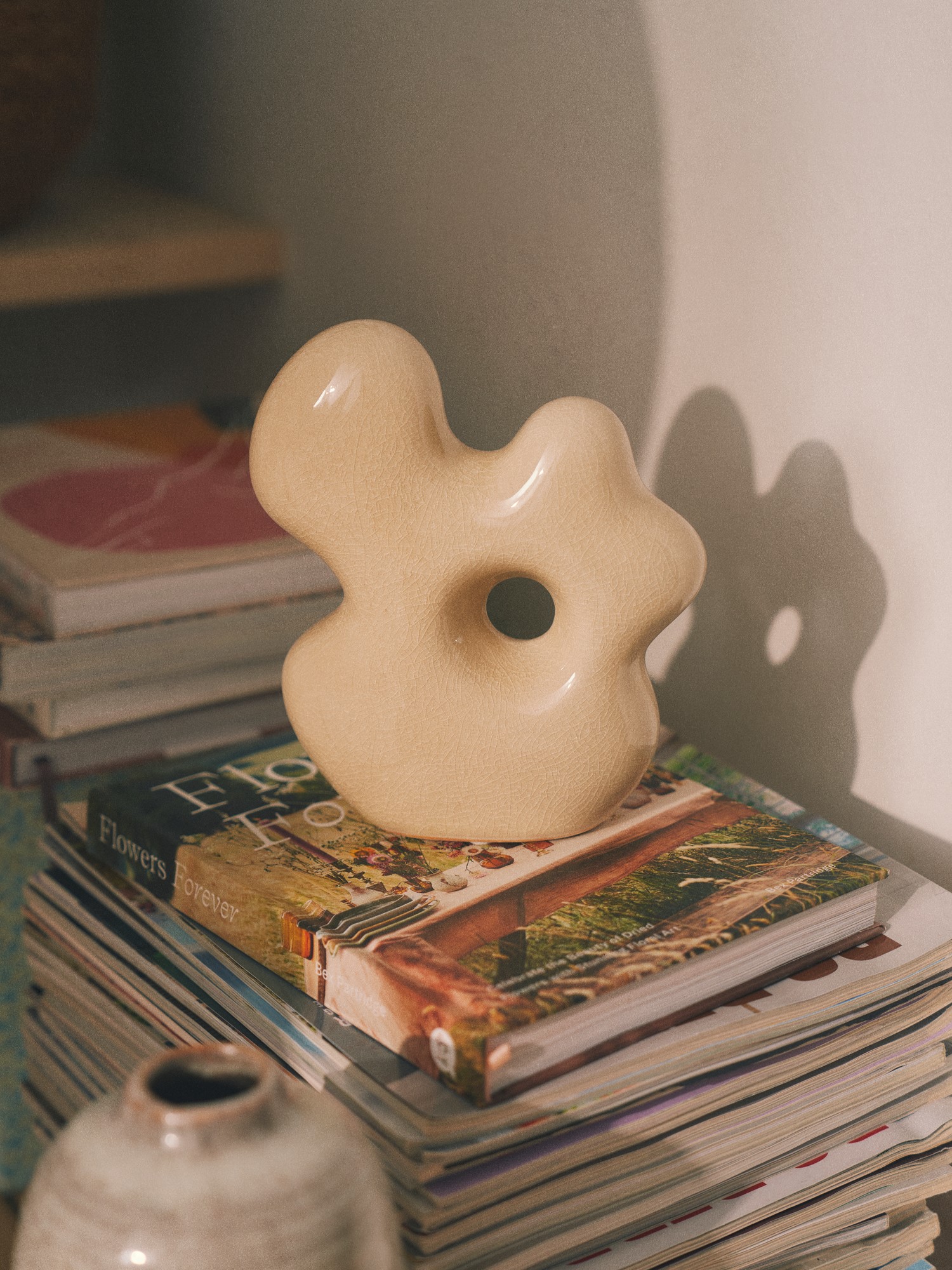 Decorative figurine Stoneware. 16.3 x 5 x 19 cm.