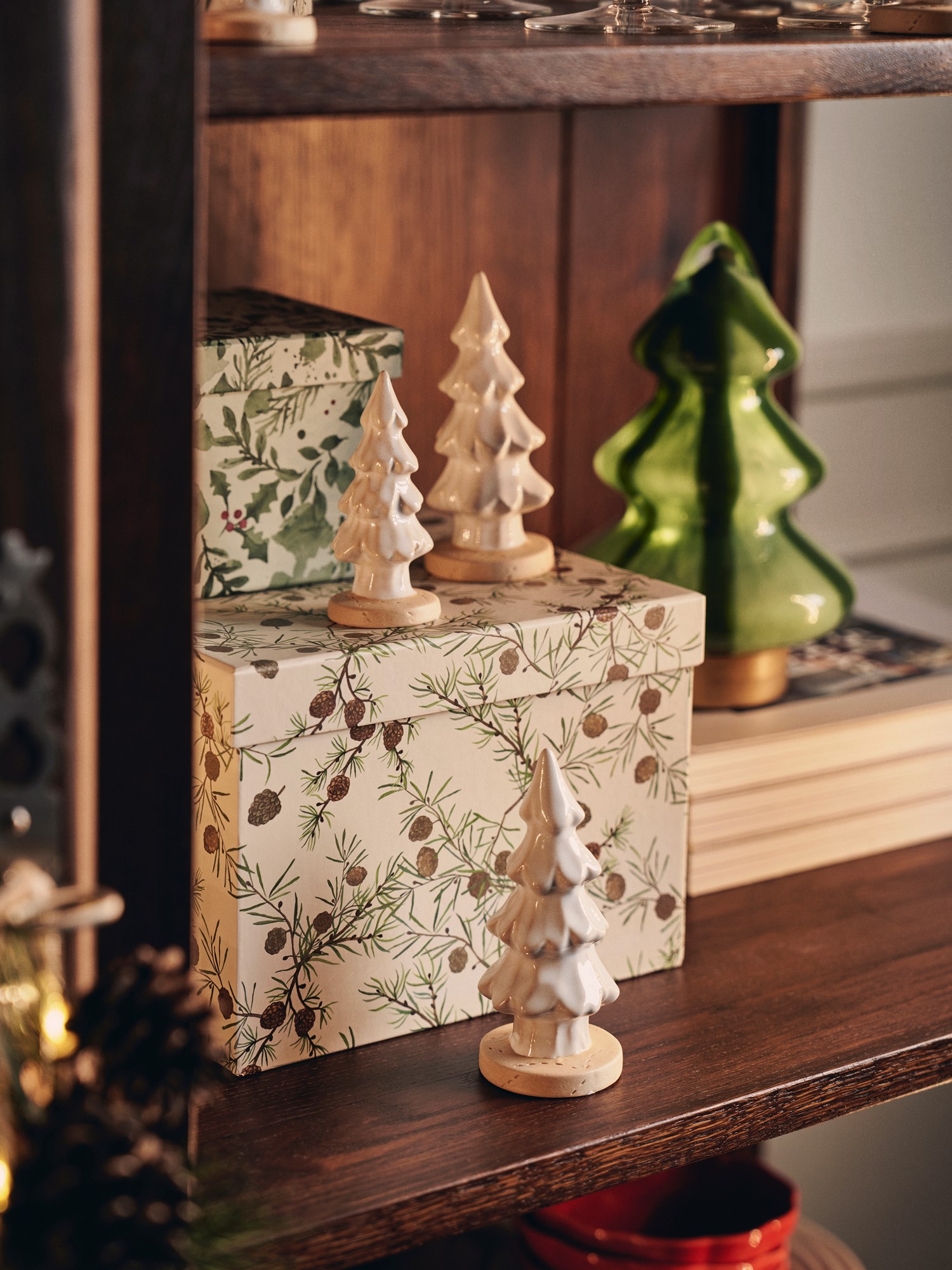 Decorative tree Stoneware. 9 cm.