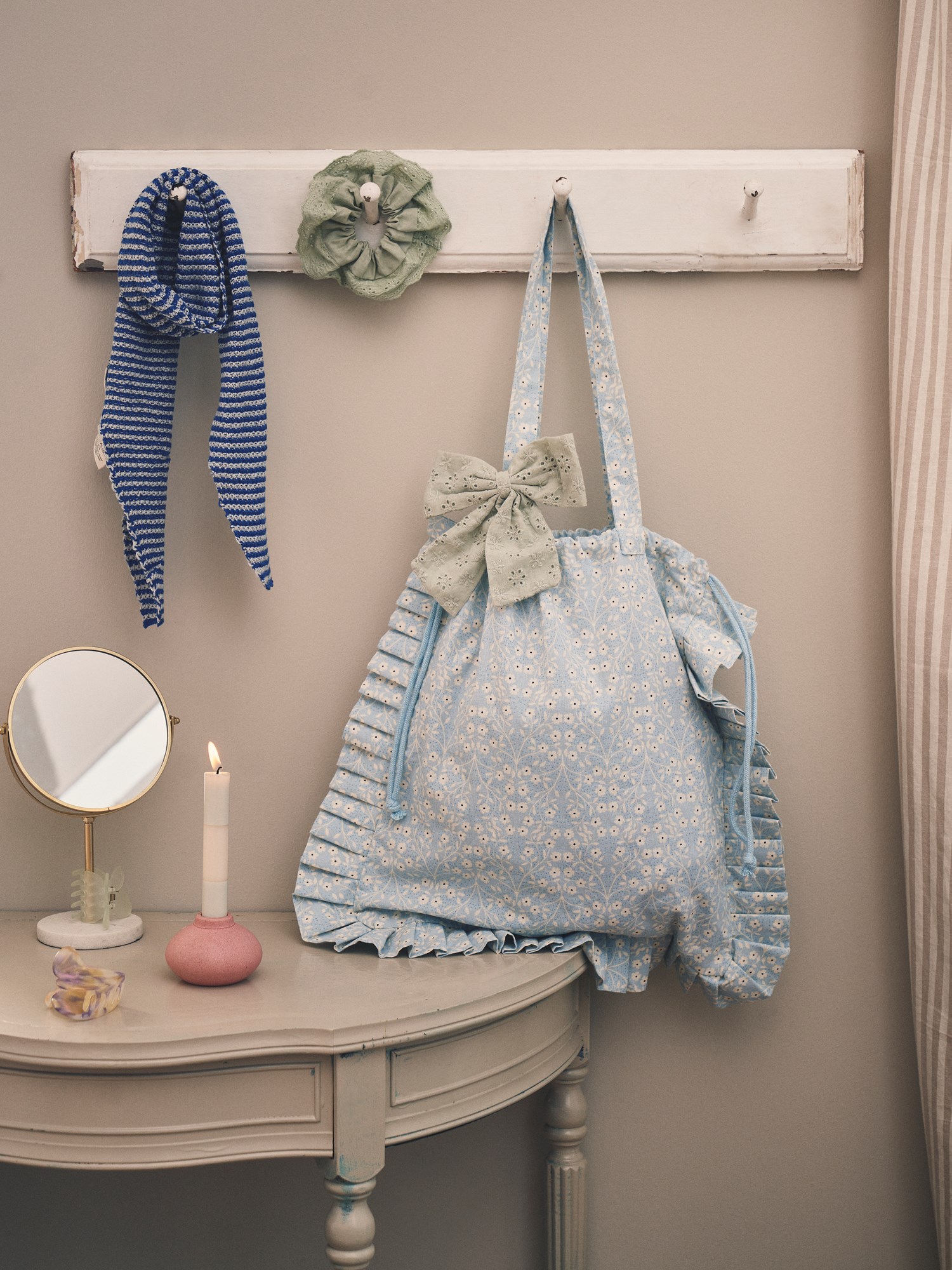 Drawstring tote bag Cotton. 38 x 42 cm.