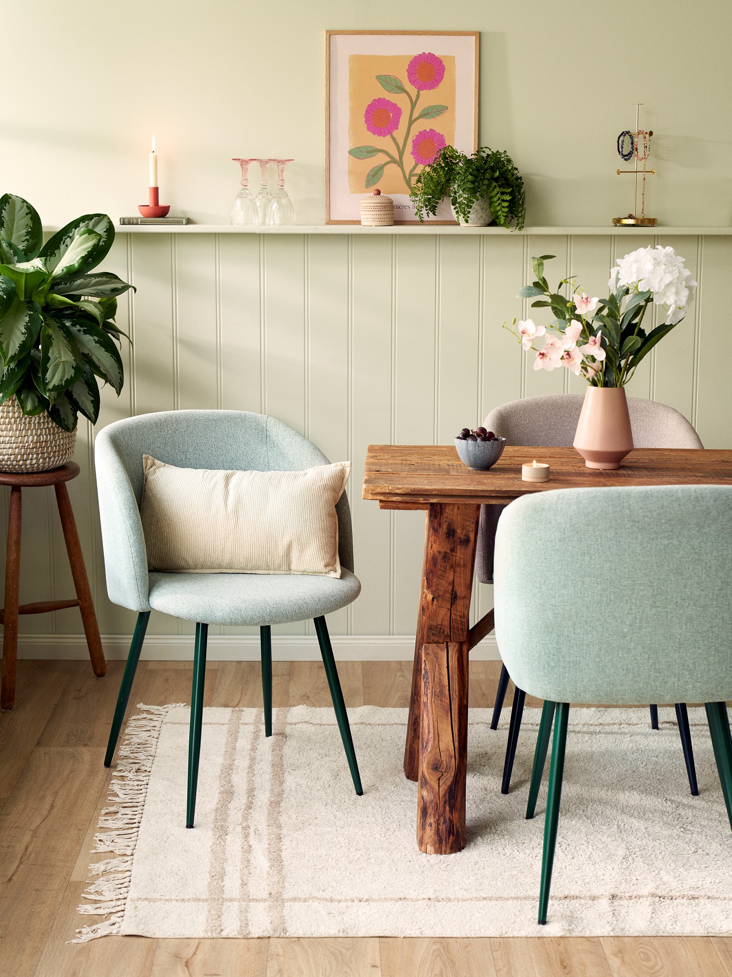 Chair 50 x 42.5 x 81 cm.