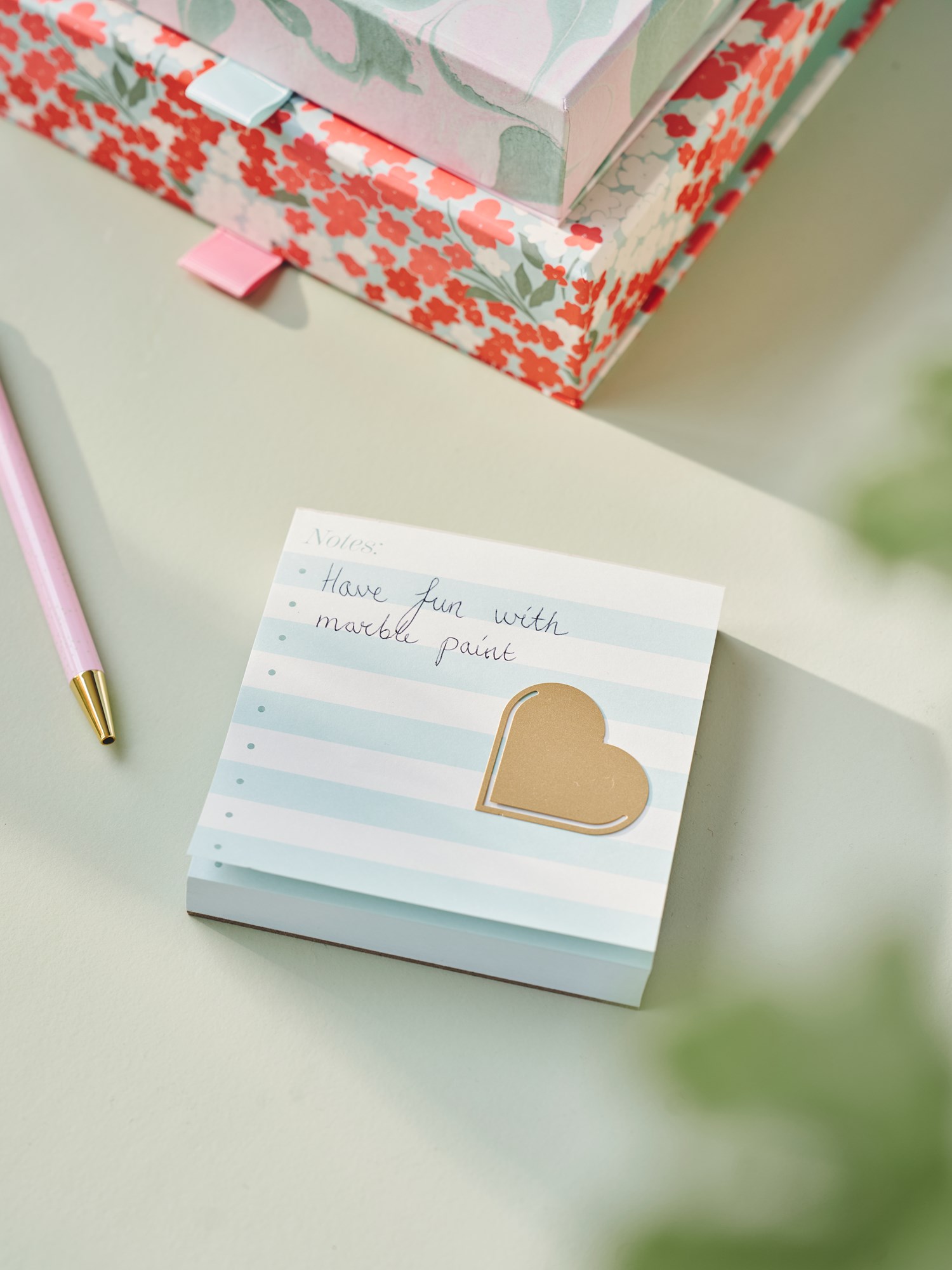 Notepad Paper. 10 x 10 cm. 160 sheets.