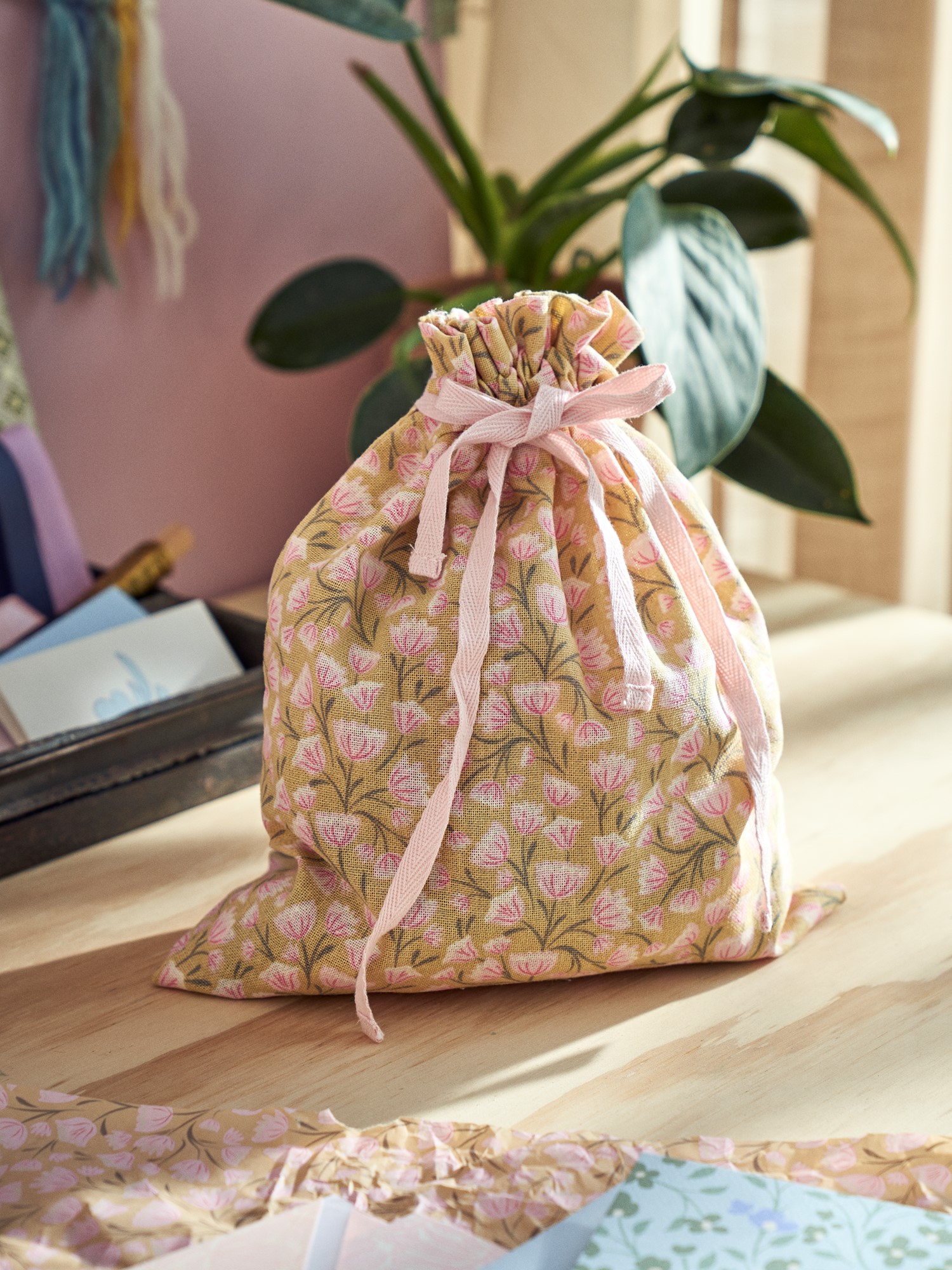 Fabric gift bag Cotton. 25 x 30 cm.