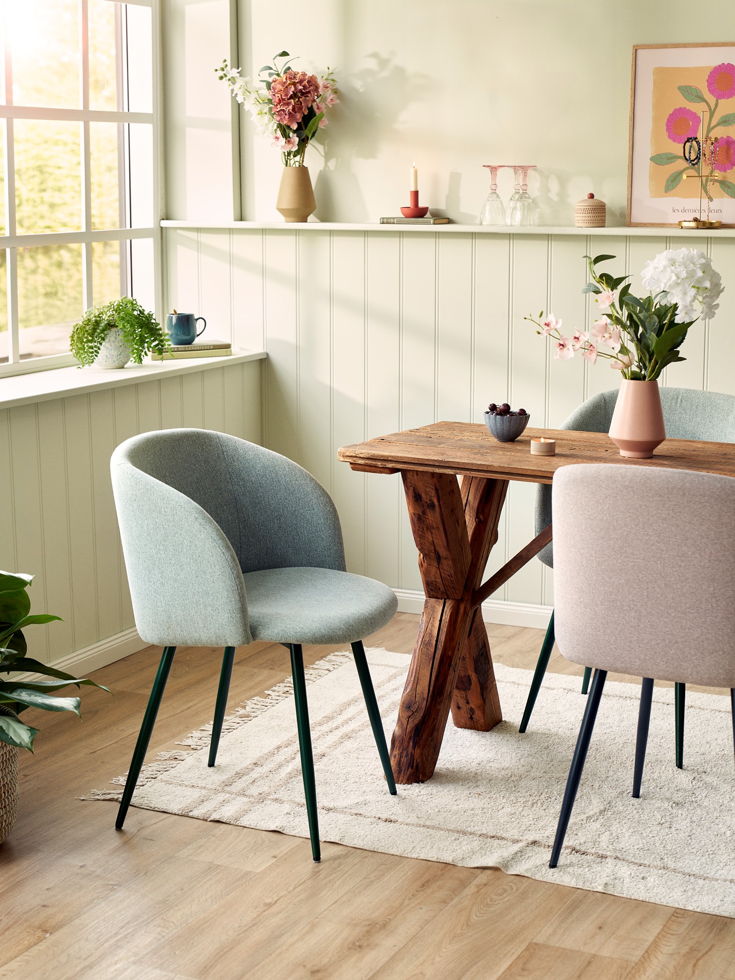 Chair 50 x 42.5 x 81 cm.