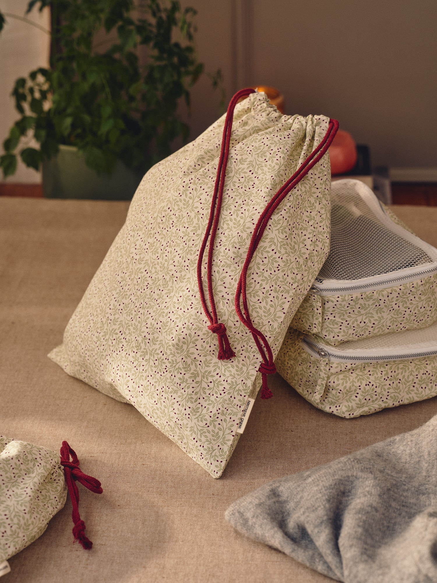 Drawstring bag Cotton. 33 x 43 cm.