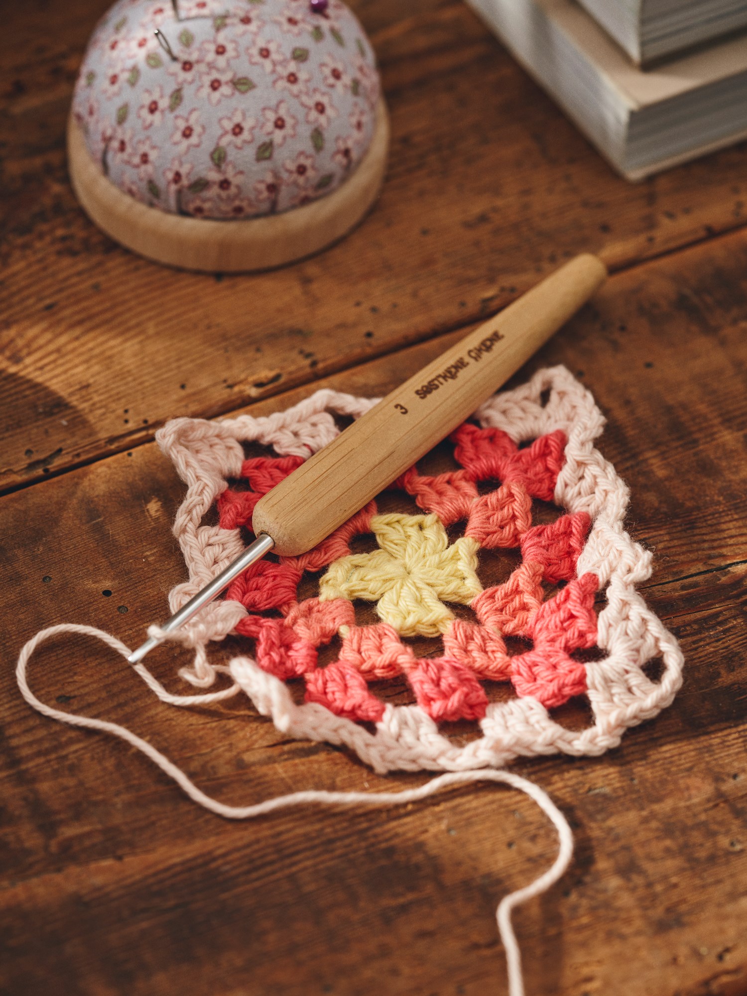 Crochet hook Bamboo. 3 mm.