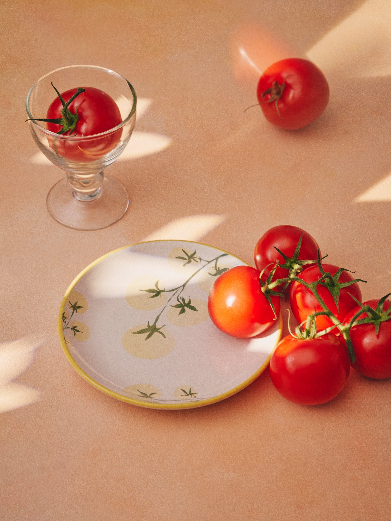 Plate Stoneware. Ø15.5 cm.