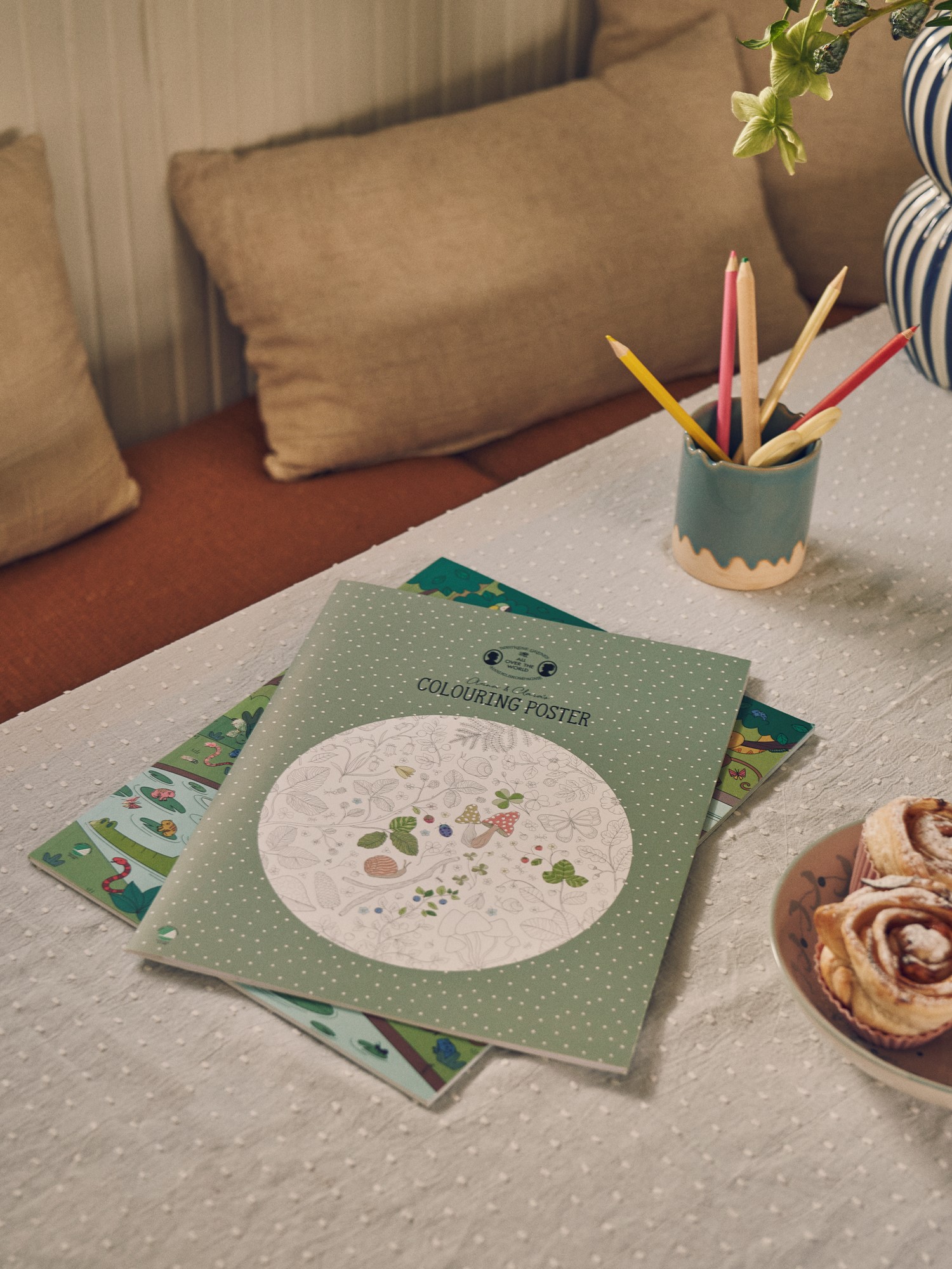 Colouring poster Paper. 21.5 x 30/59 x 84 cm.