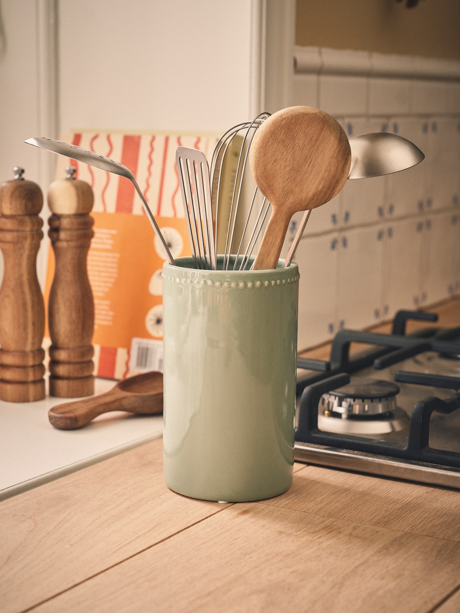 Utensil holder Stoneware. Ø10.3 x 17.2 cm.