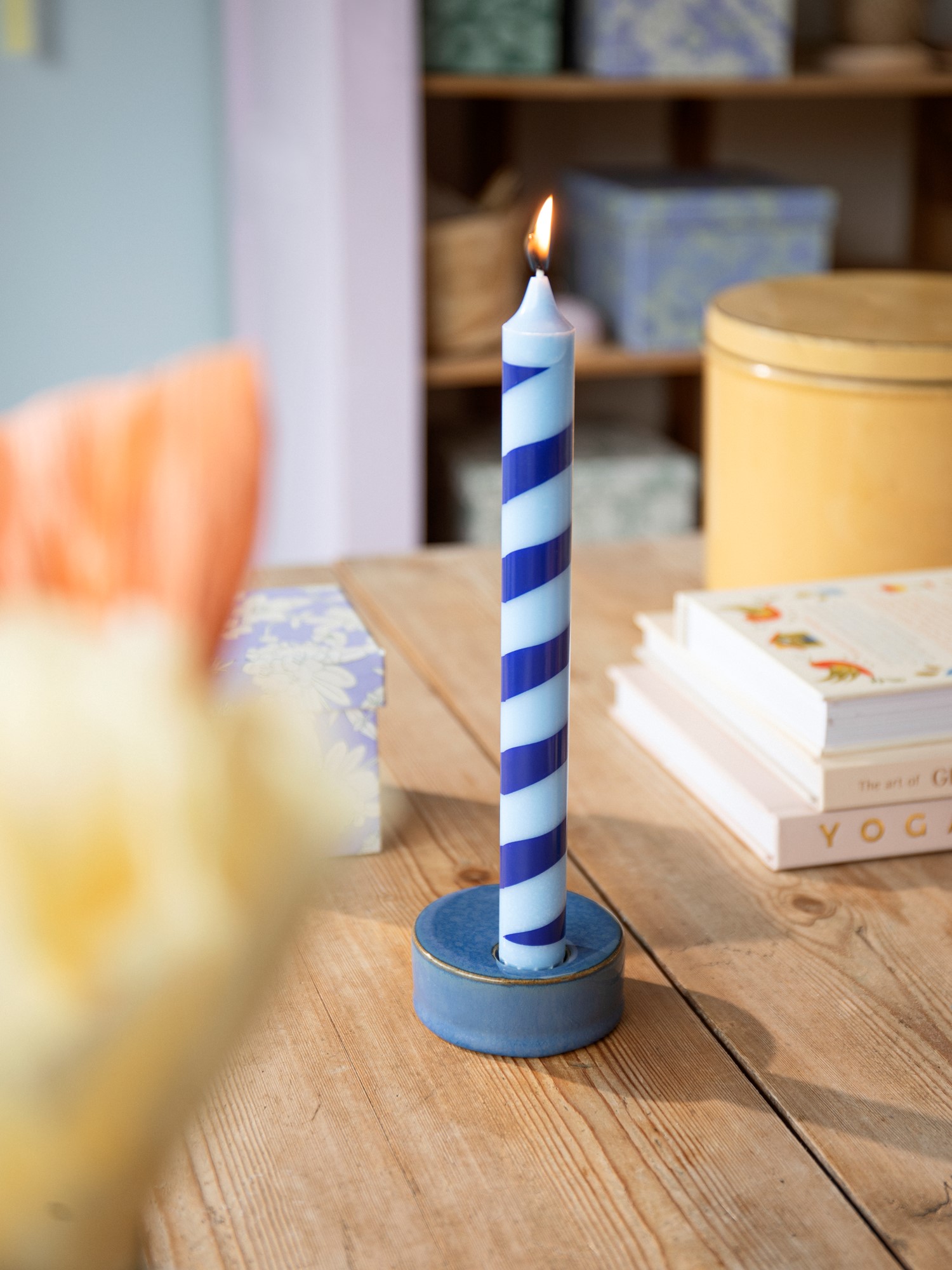 Candleholder Stoneware. Ø7 x 2.8 cm.