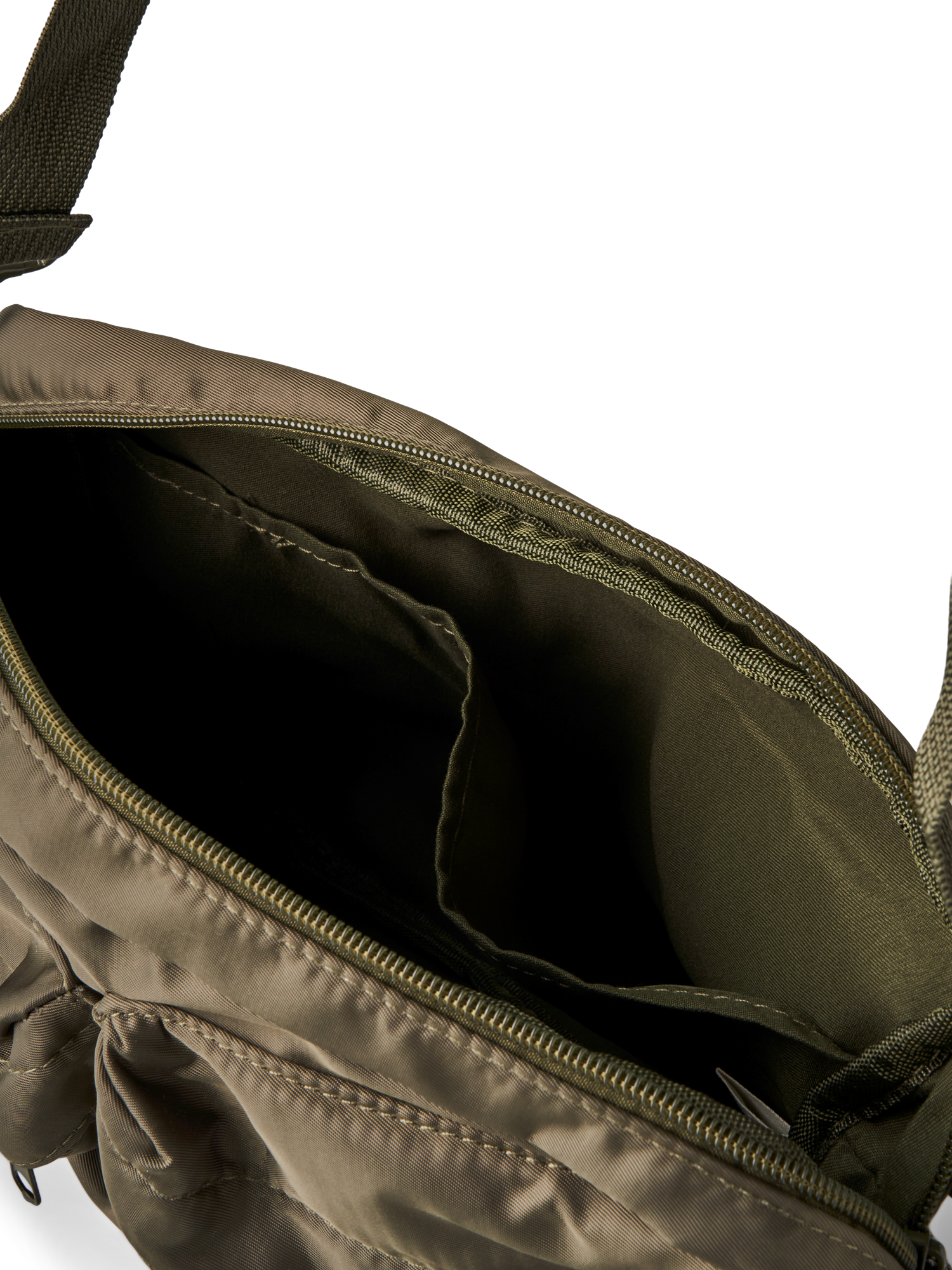 Crossbody bag 29 x 21 x 7.5 cm.