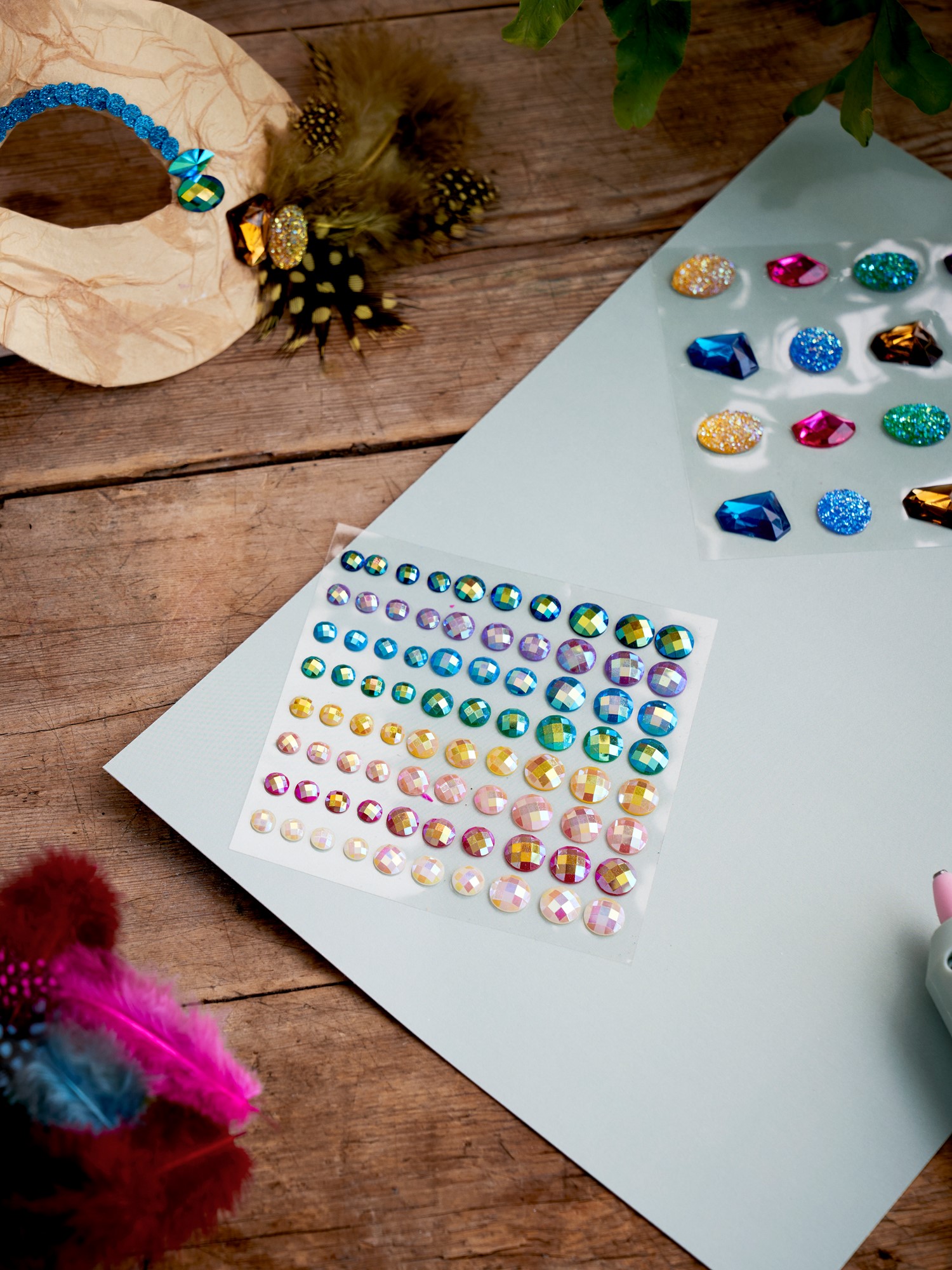 Gemstone stickers Plastic. 80 pcs.