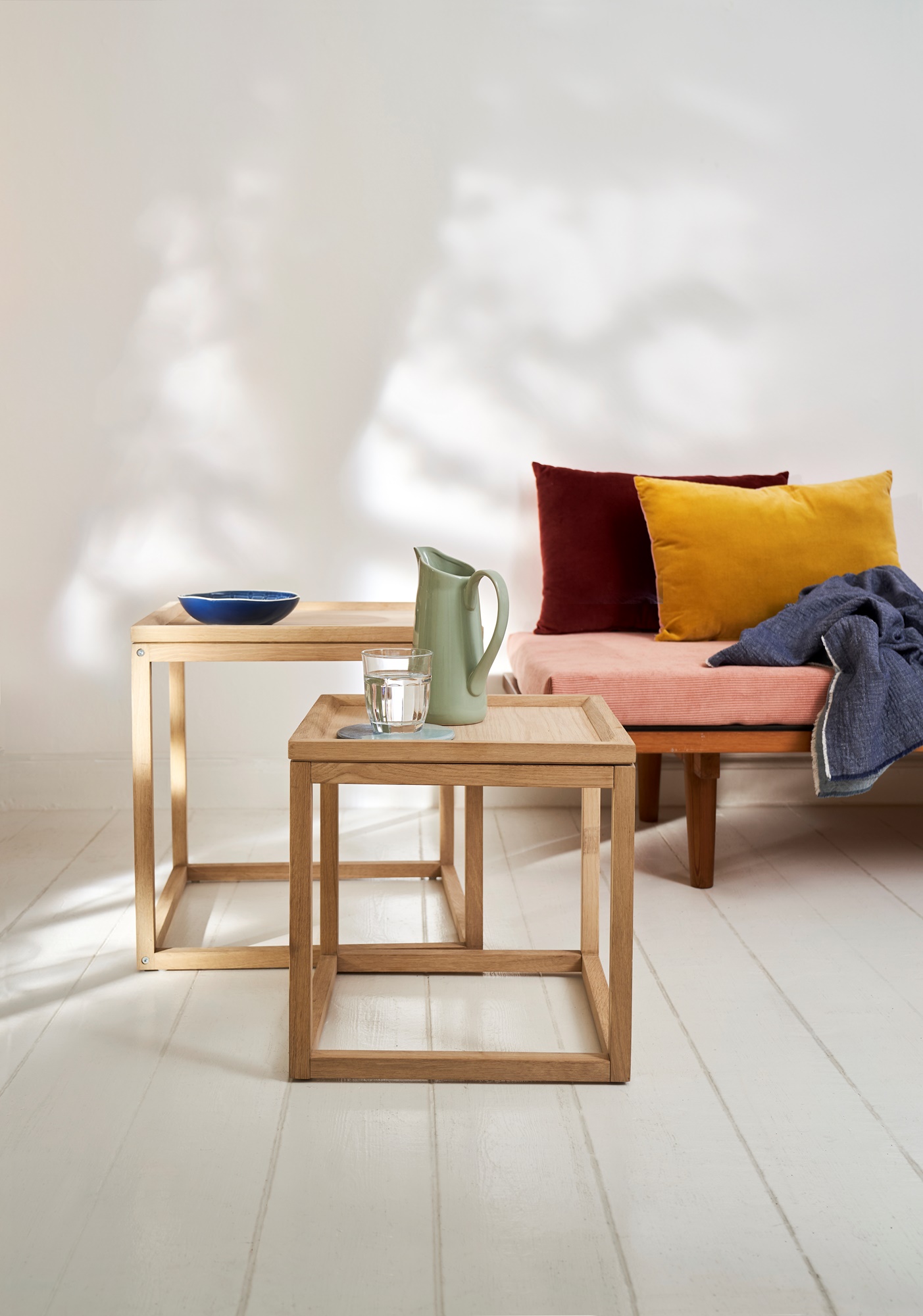 Coffee table Oak wood. 40 x 40 x 40 cm.