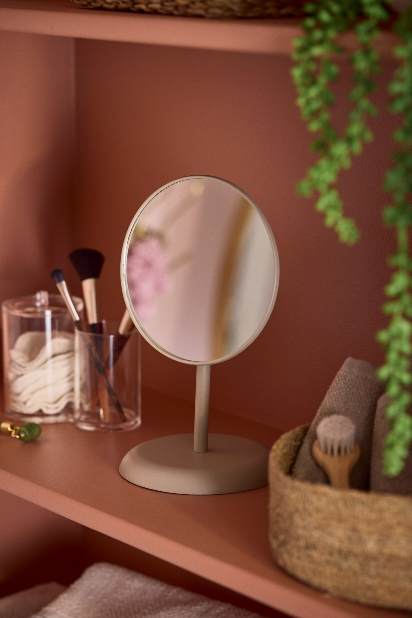 Table mirror Metal/glass. Ø17 x 27.5 cm.