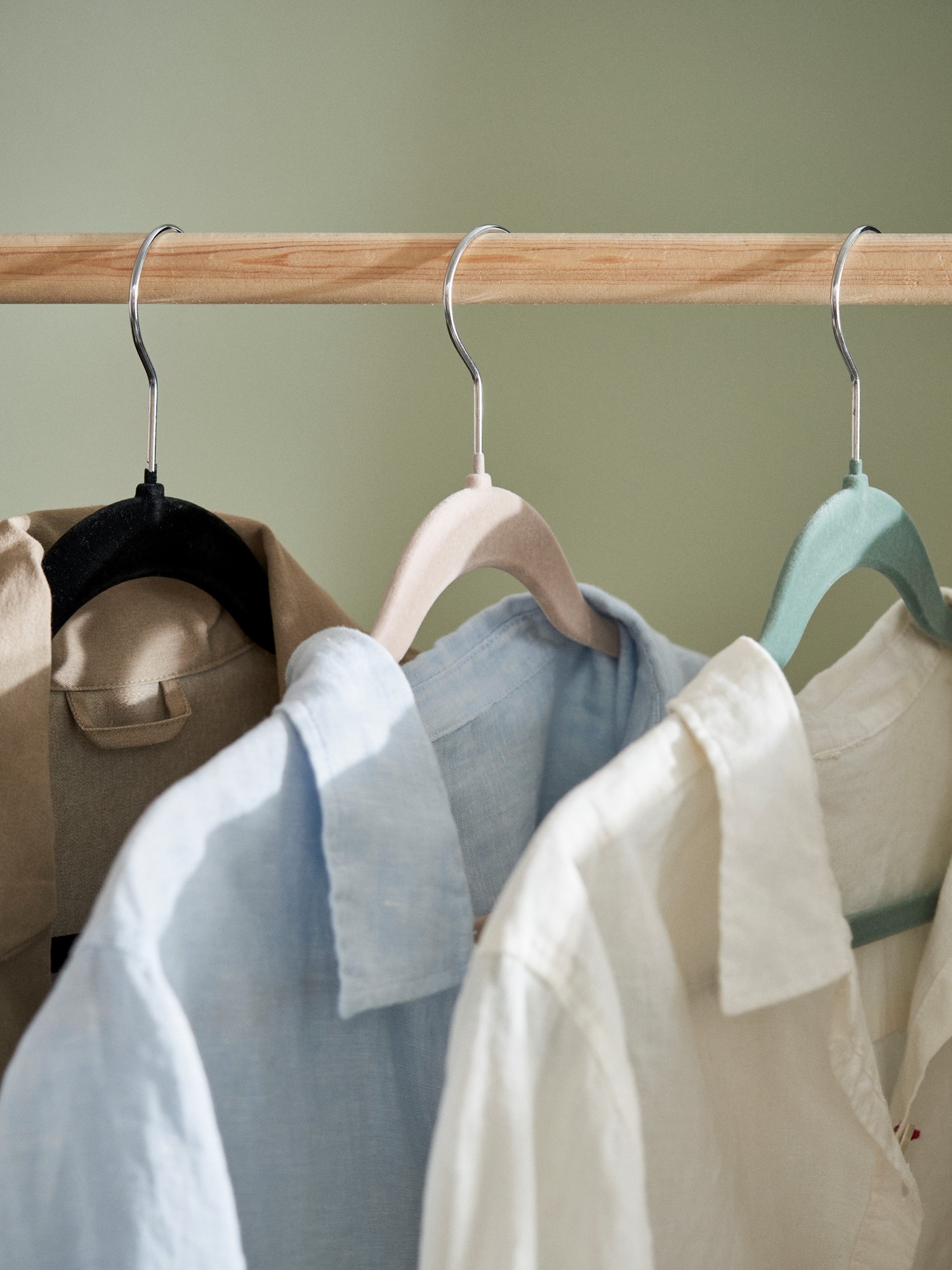 Velvet clothes hangers 5 pcs 0.4 x 22.5 x 44.5 cm.