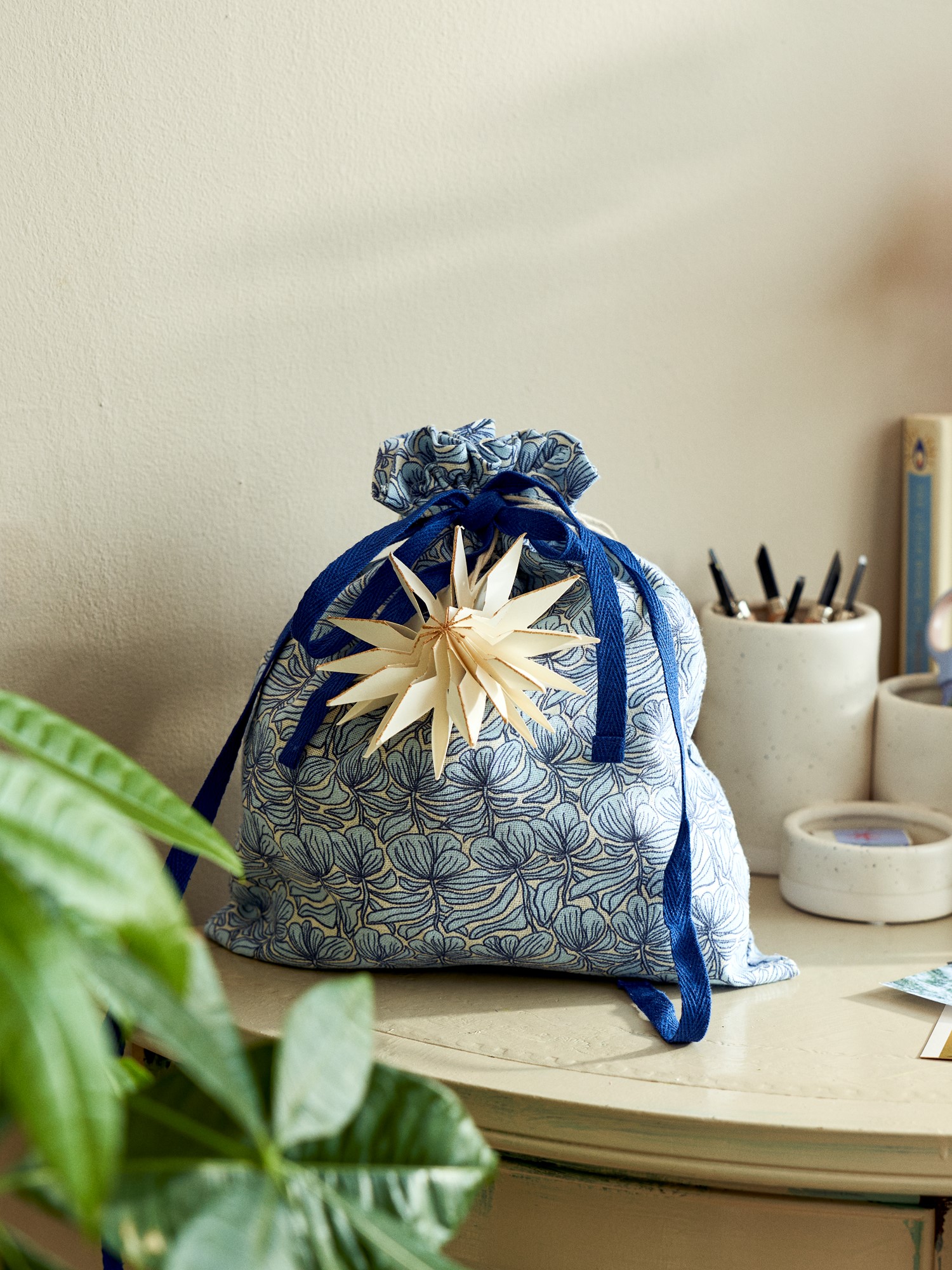 Fabric gift bag Cotton. 25 x 30 cm.