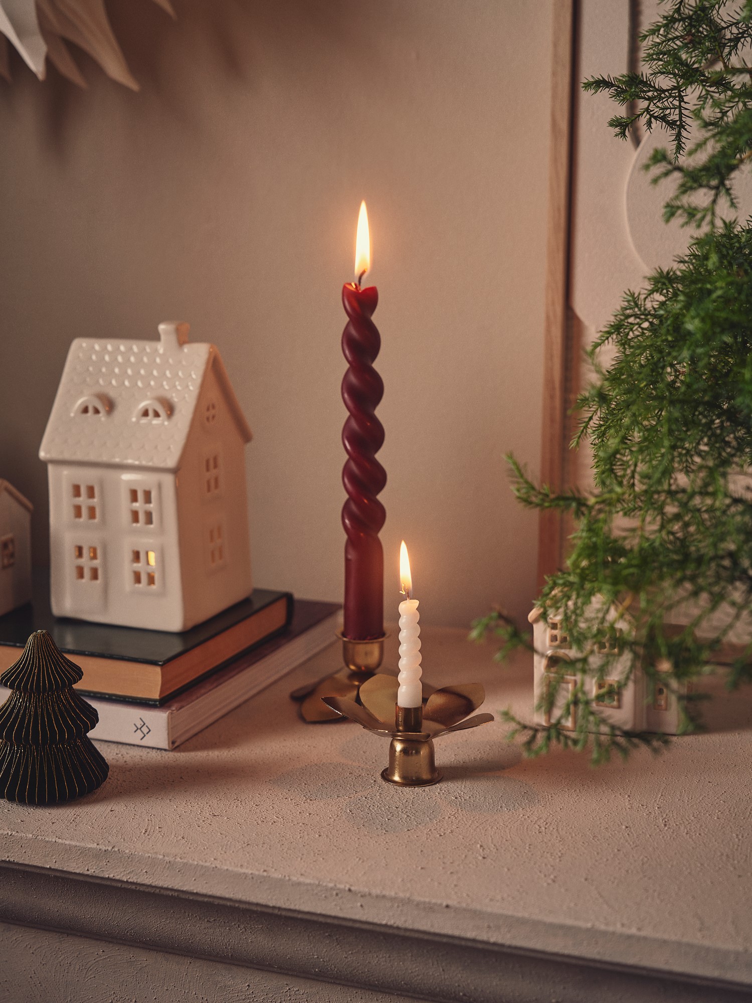 Twisted candles 28 cm Paraffin wax. 28 x 2.2 cm. 2 pcs.