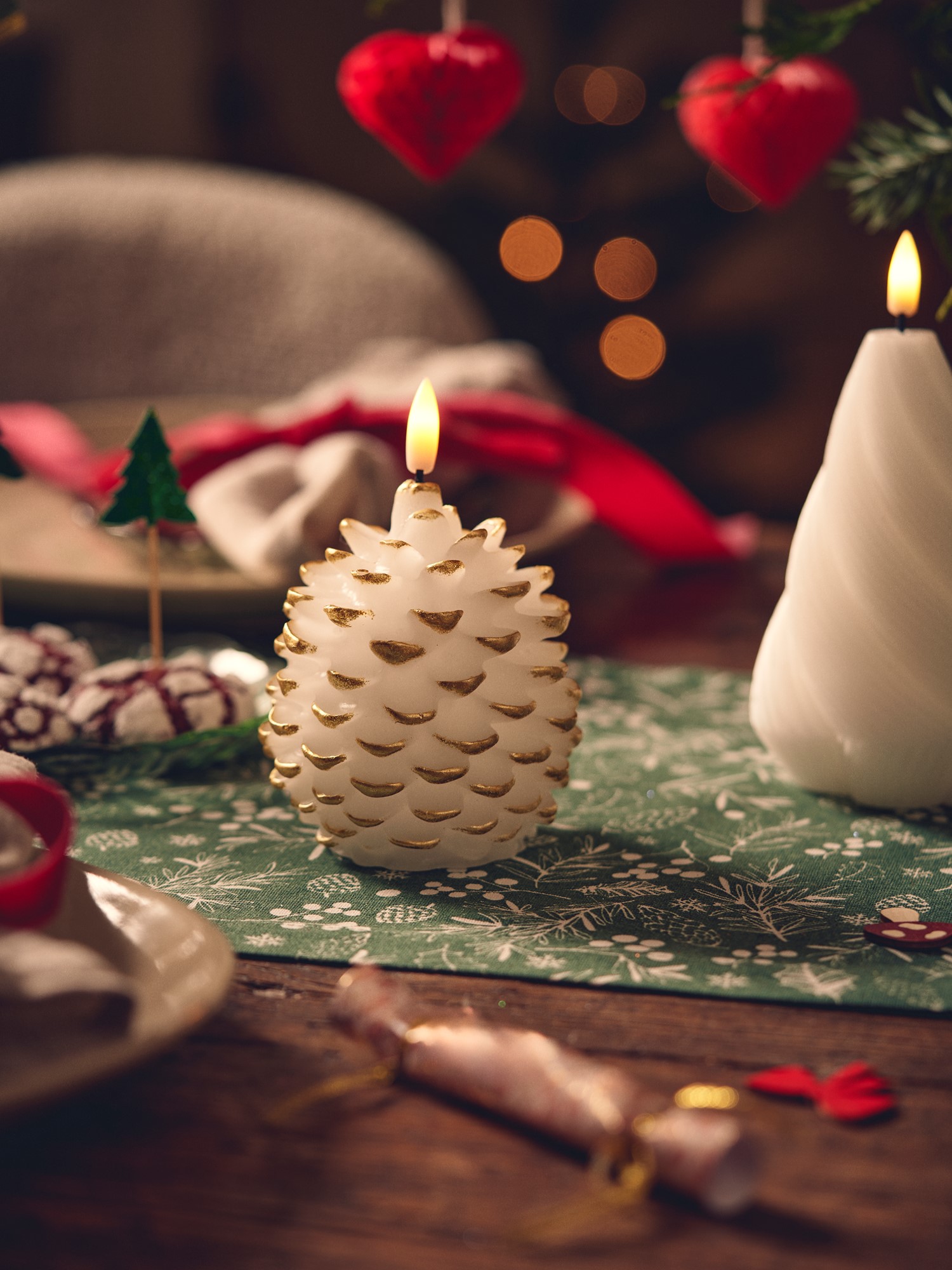 LED candle 13 cm 9 x 13 cm.