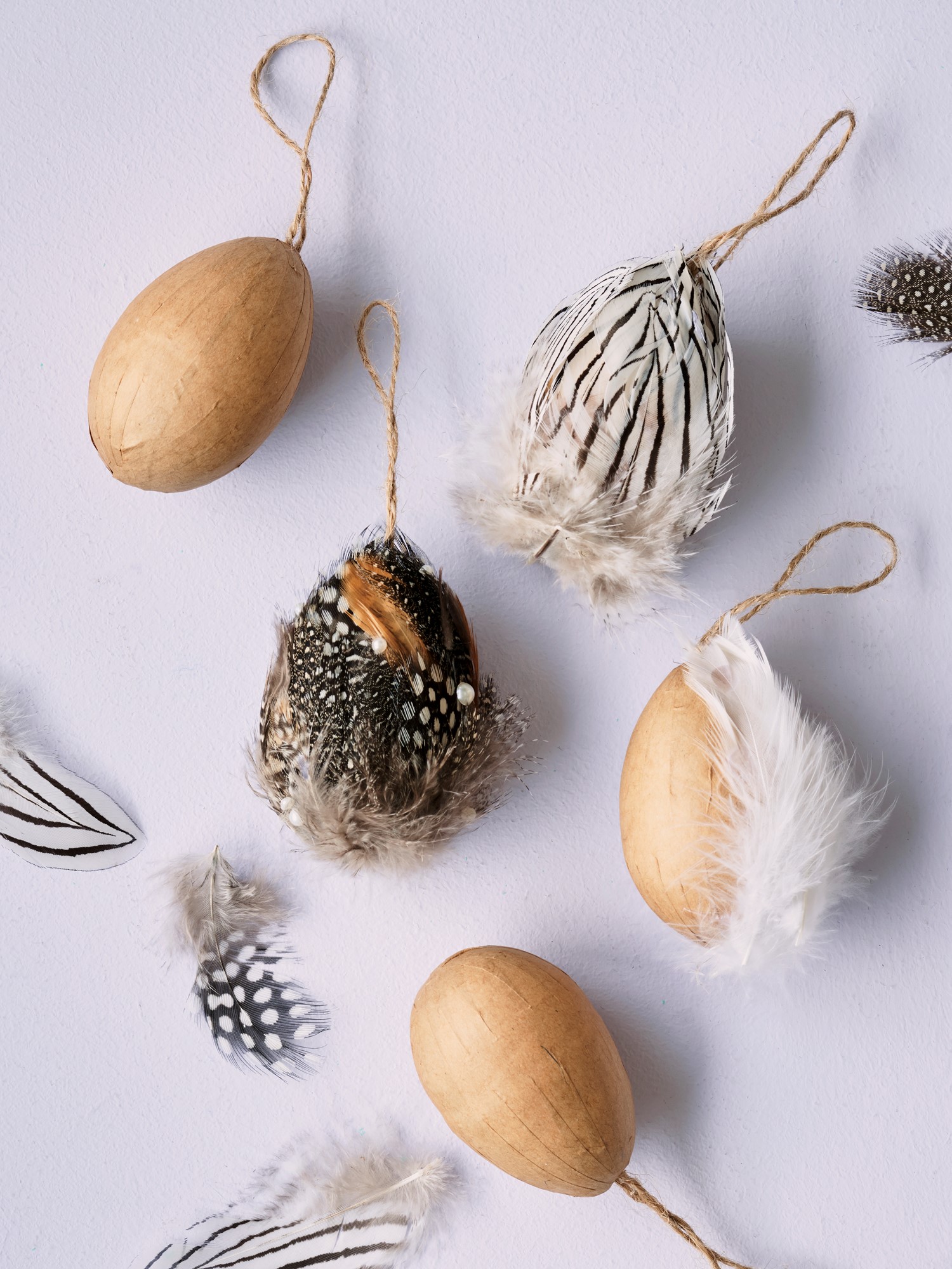 Papier-mâché eggs Paper. 3.6 x 4 cm. 3 pcs.