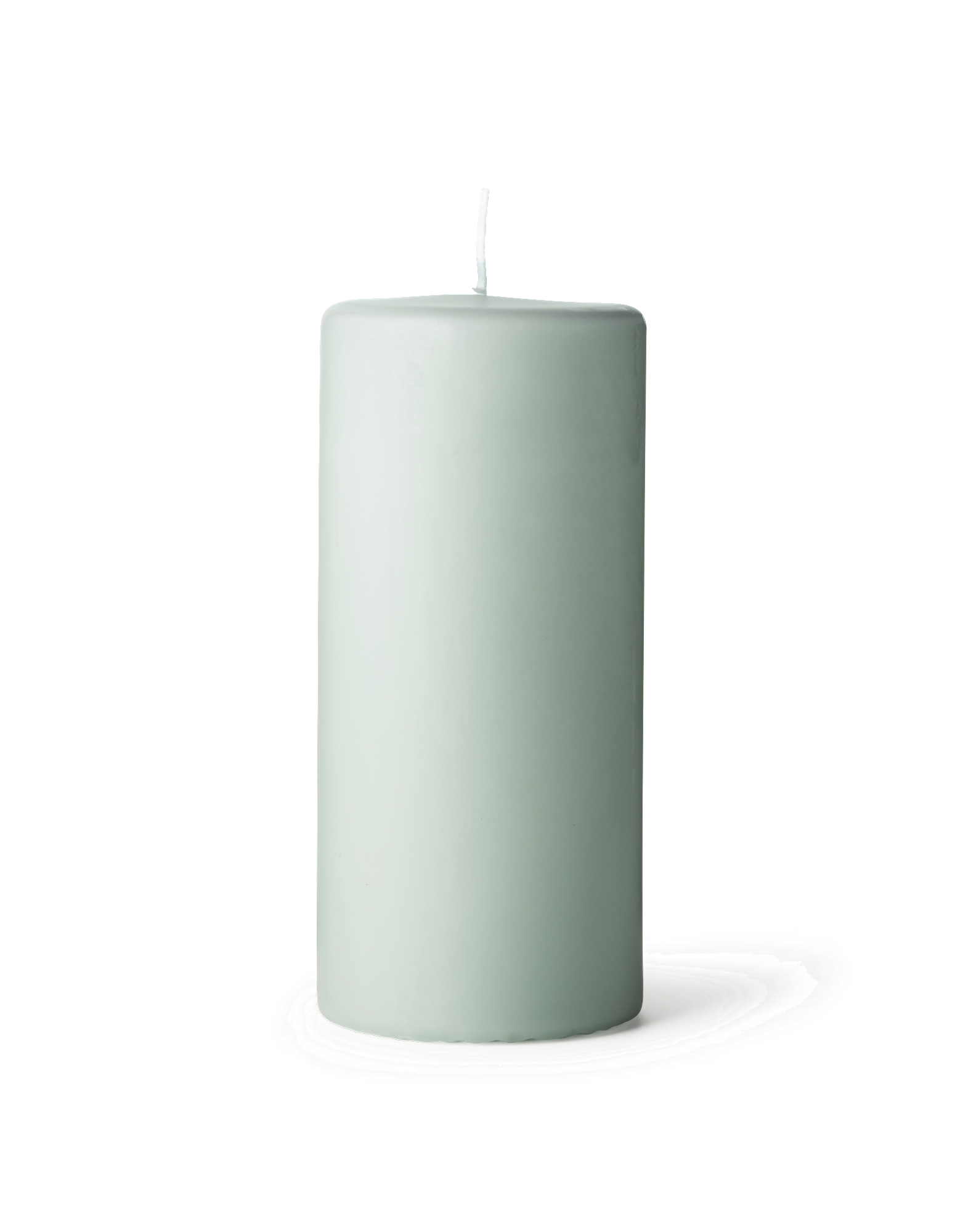 Pillar candle 15 cm Paraffin. 6.7 x 15 cm.