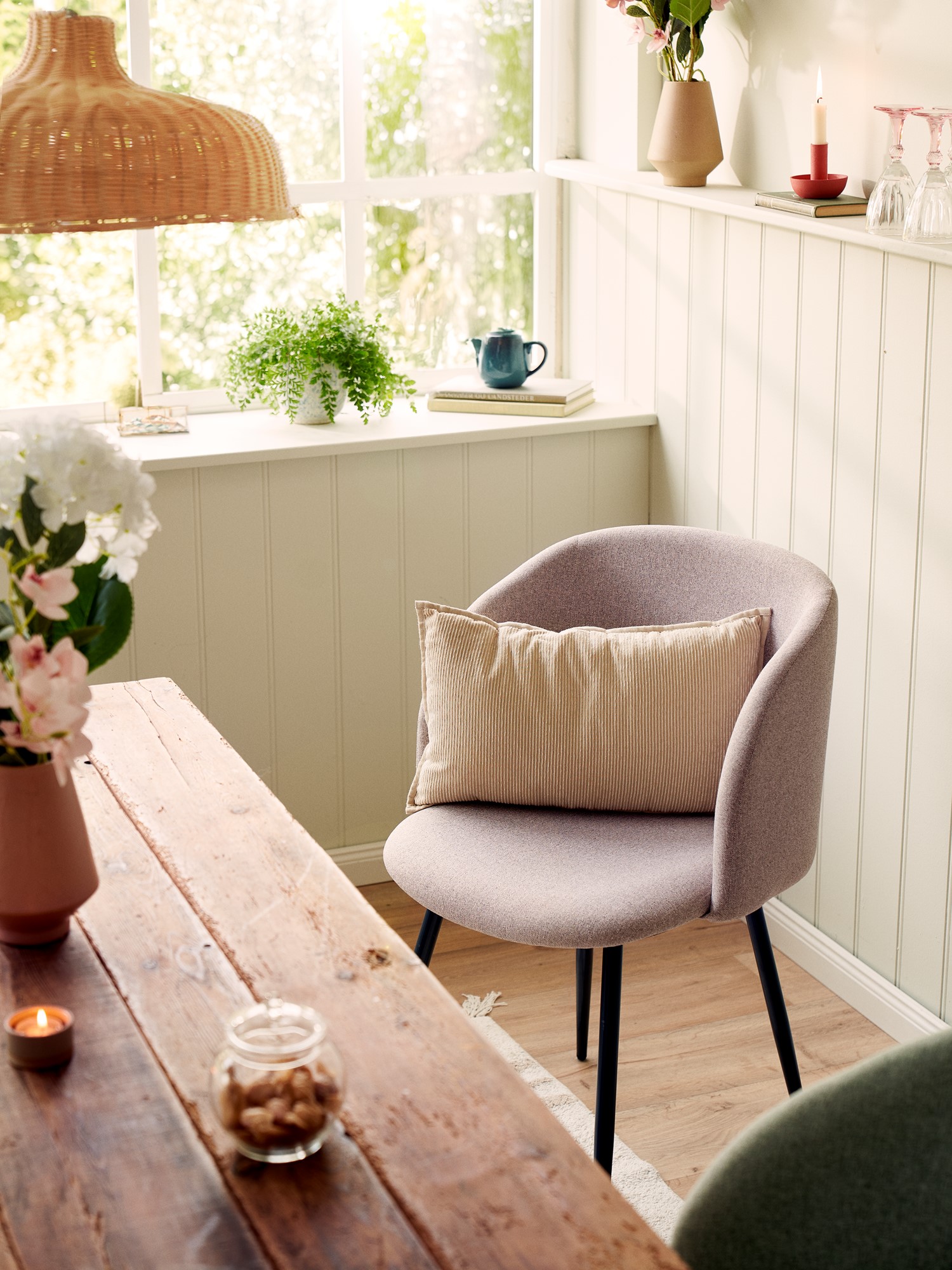 Chair 50 x 42.5 x 81 cm.