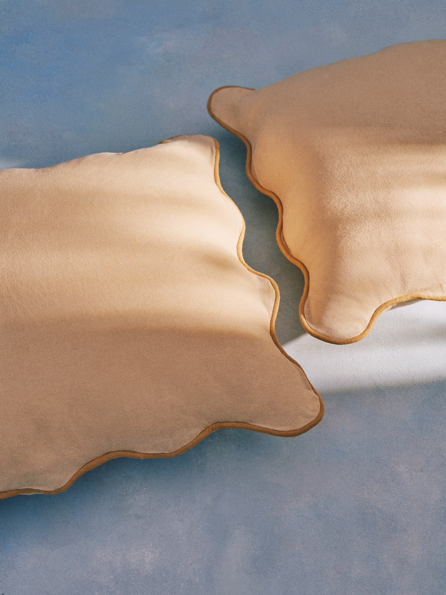 Decorative cushion 45 x 45 cm.