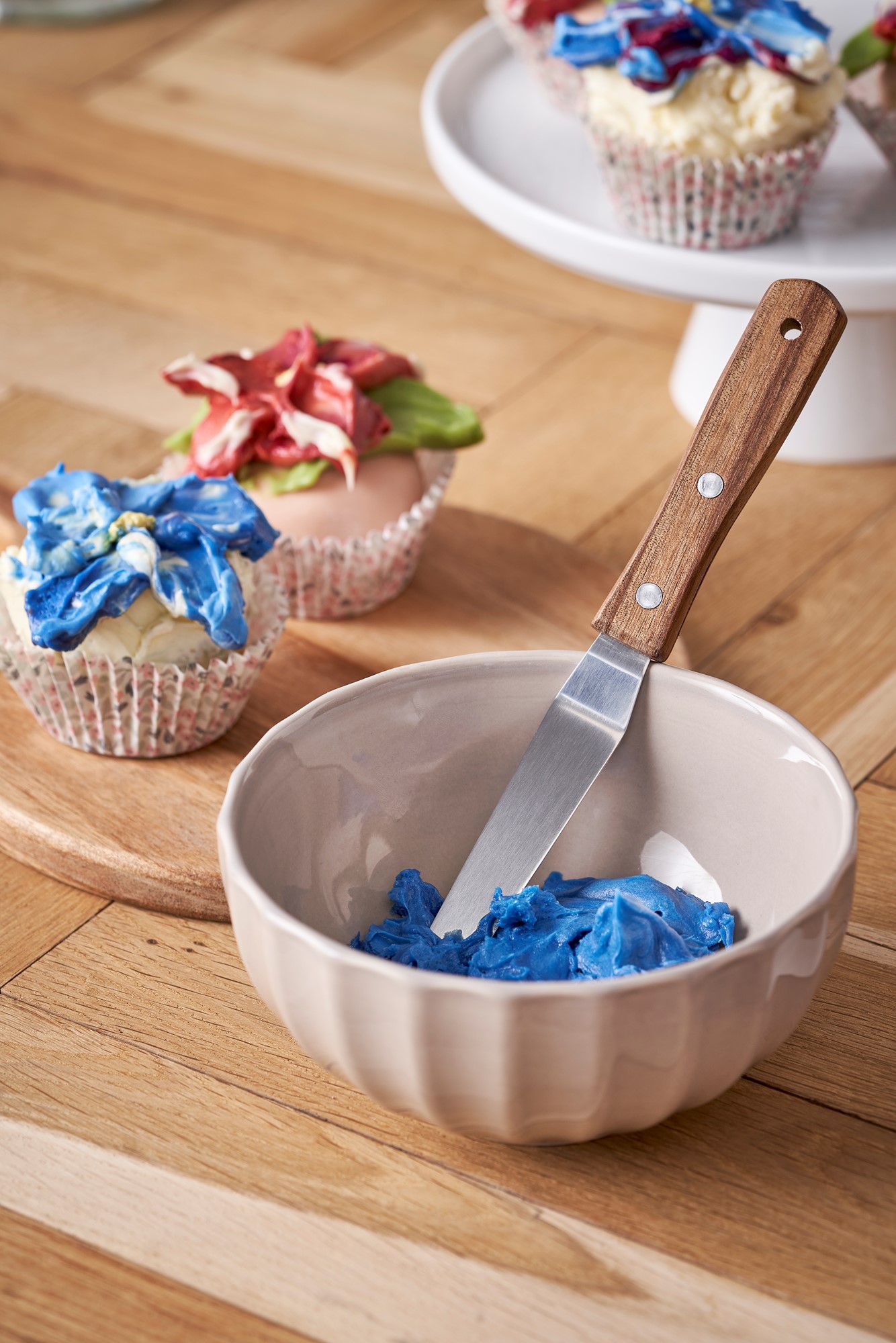 Icing spatula Stainless steel/acacia wood. 19 x 1.8 cm.