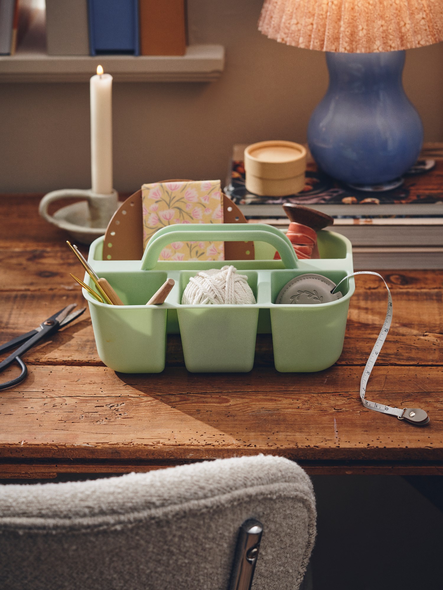 Storage caddy Plastic. 25 x 17 x 8/12.6 cm.