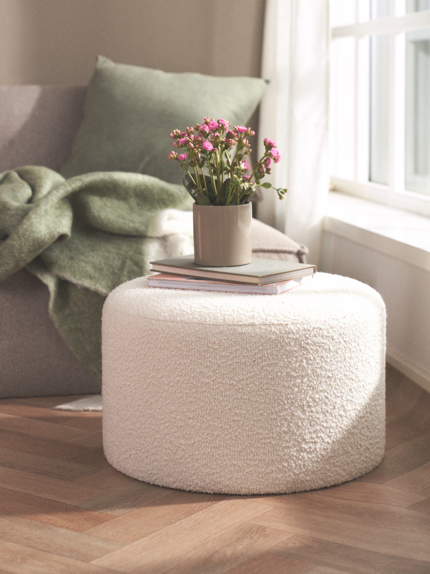 Pouffe MDF/polyester/polyurethane. Ø50 x 30 cm.