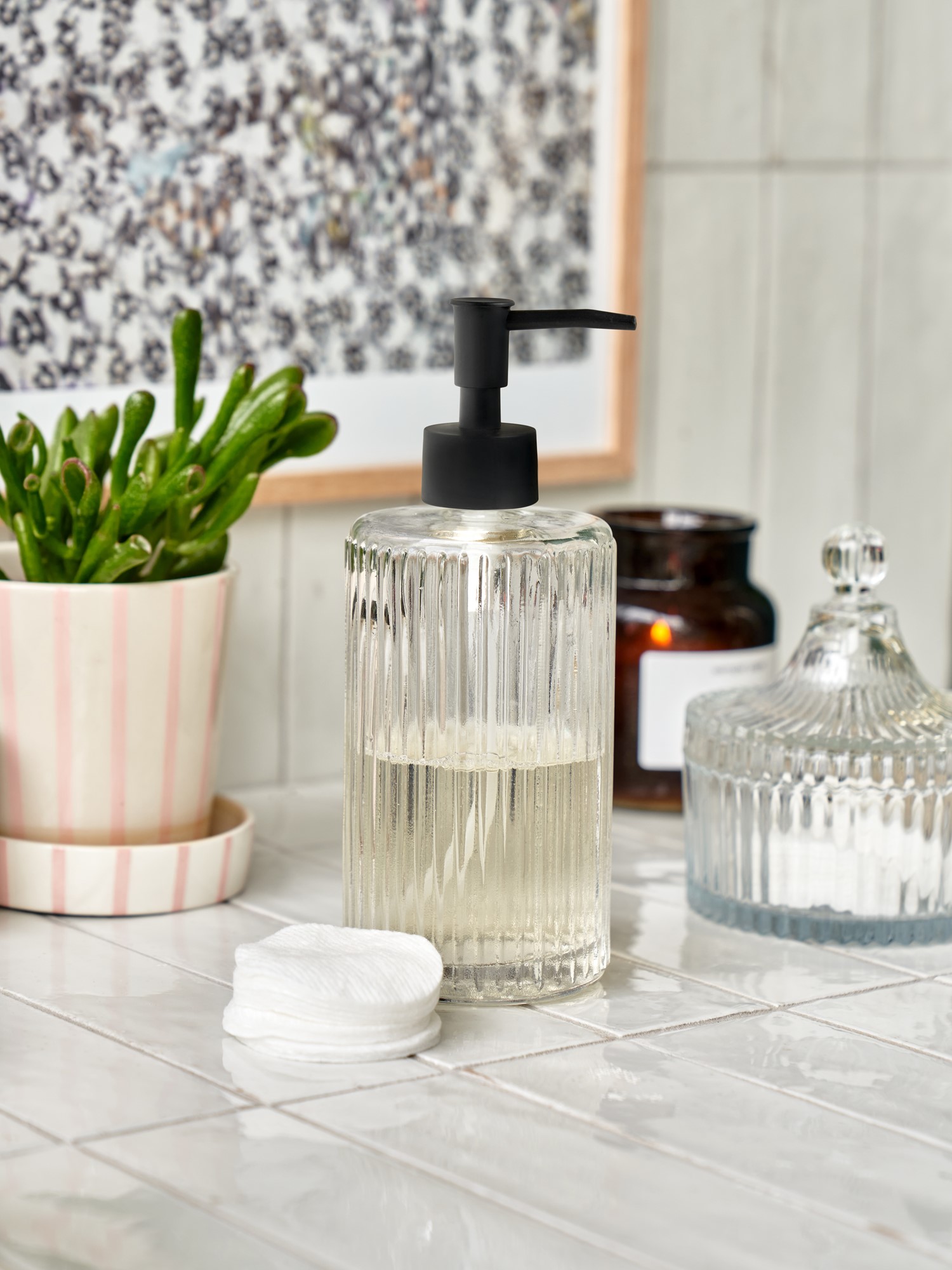 Soap dispenser Quartz/polypropylene. 7.5 x 20.5 cm.