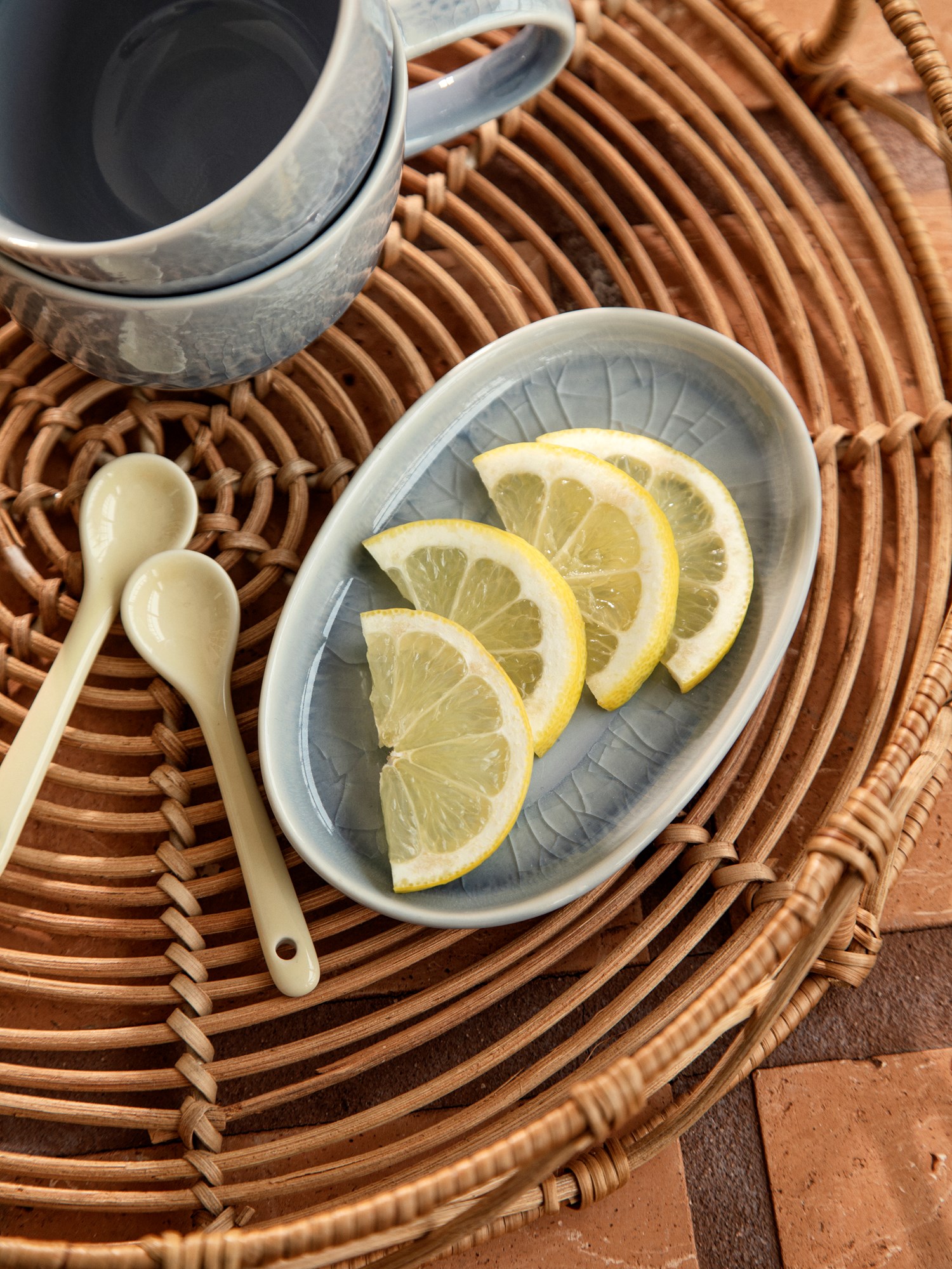 Plate Stoneware. 14.6 x 10 cm.