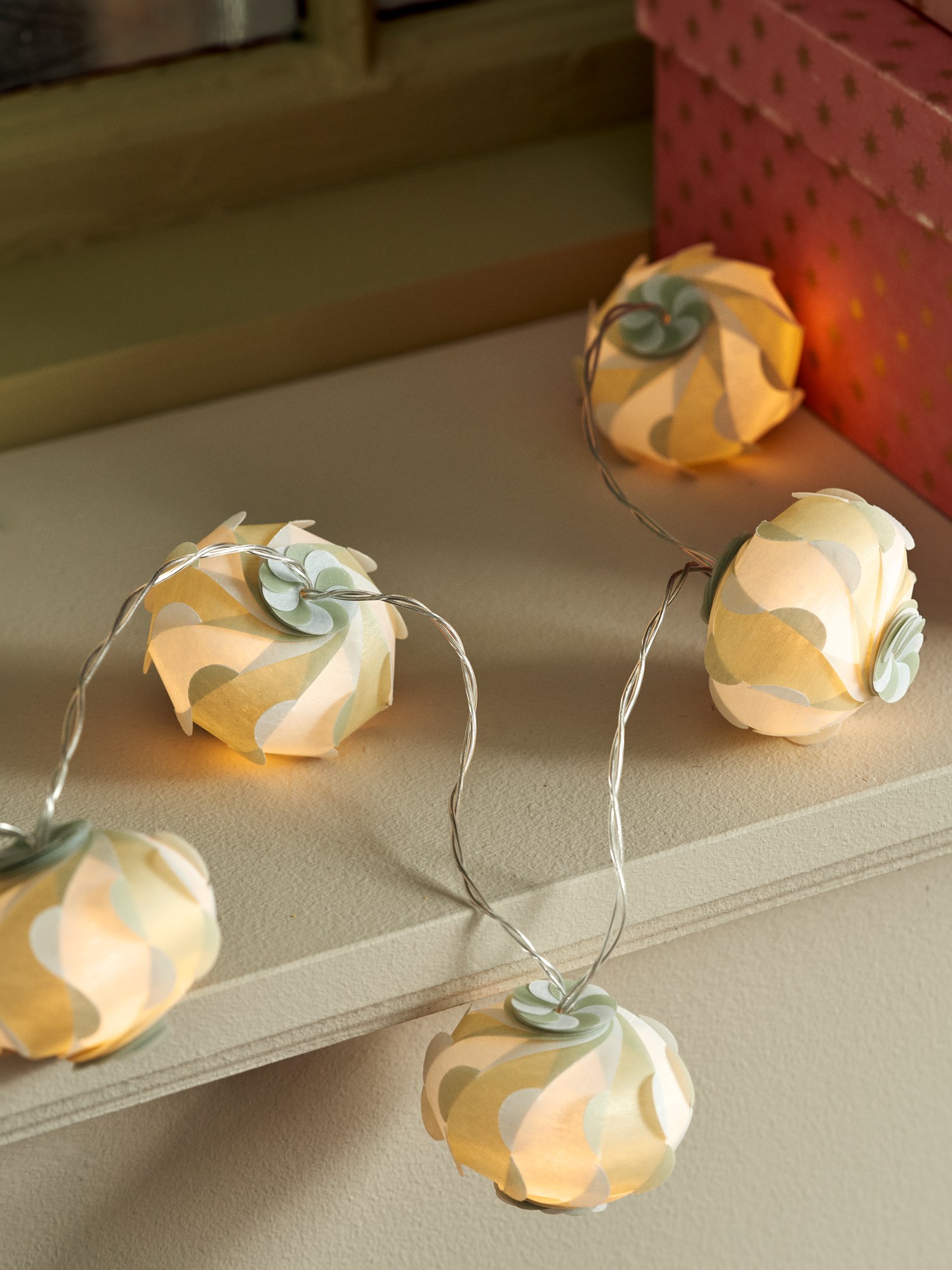 LED string lights Paper lampshades. 1.65 m.