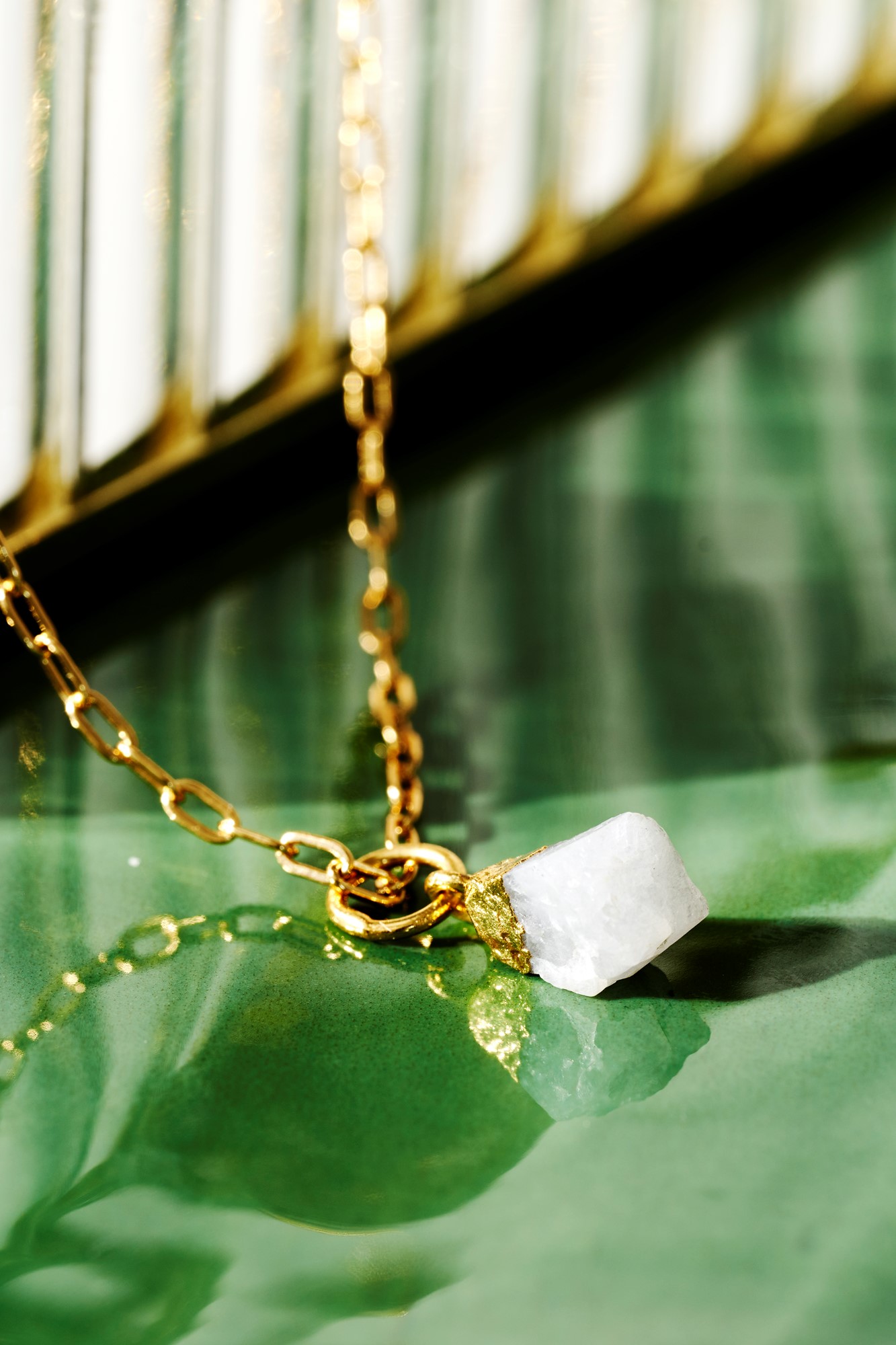 Birthstone June Pendant Brass/3 micron 18k gold-plated/raw moonstone. 1 pc.