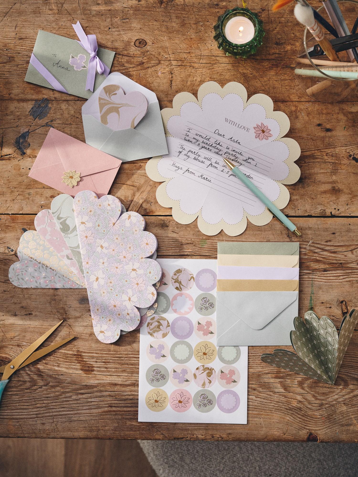 Invitations set Paper. 8 cards and envelopes.