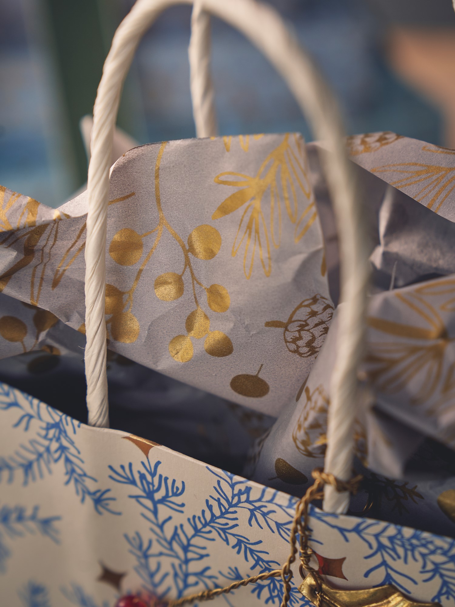 Tissue paper 4-pack Paper. 4 sheets.